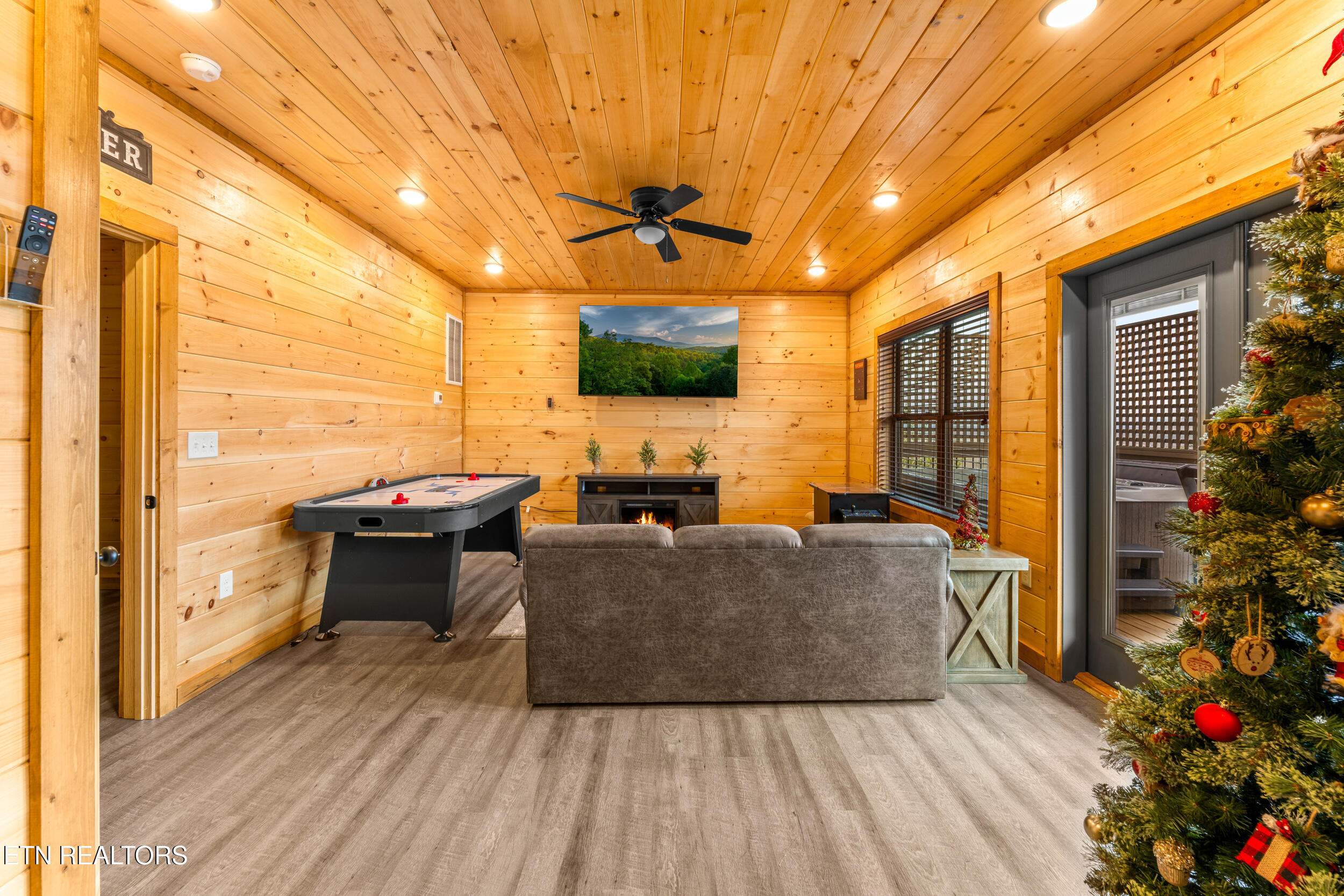 3308 Pine Peak Way Sevierville TN 37862