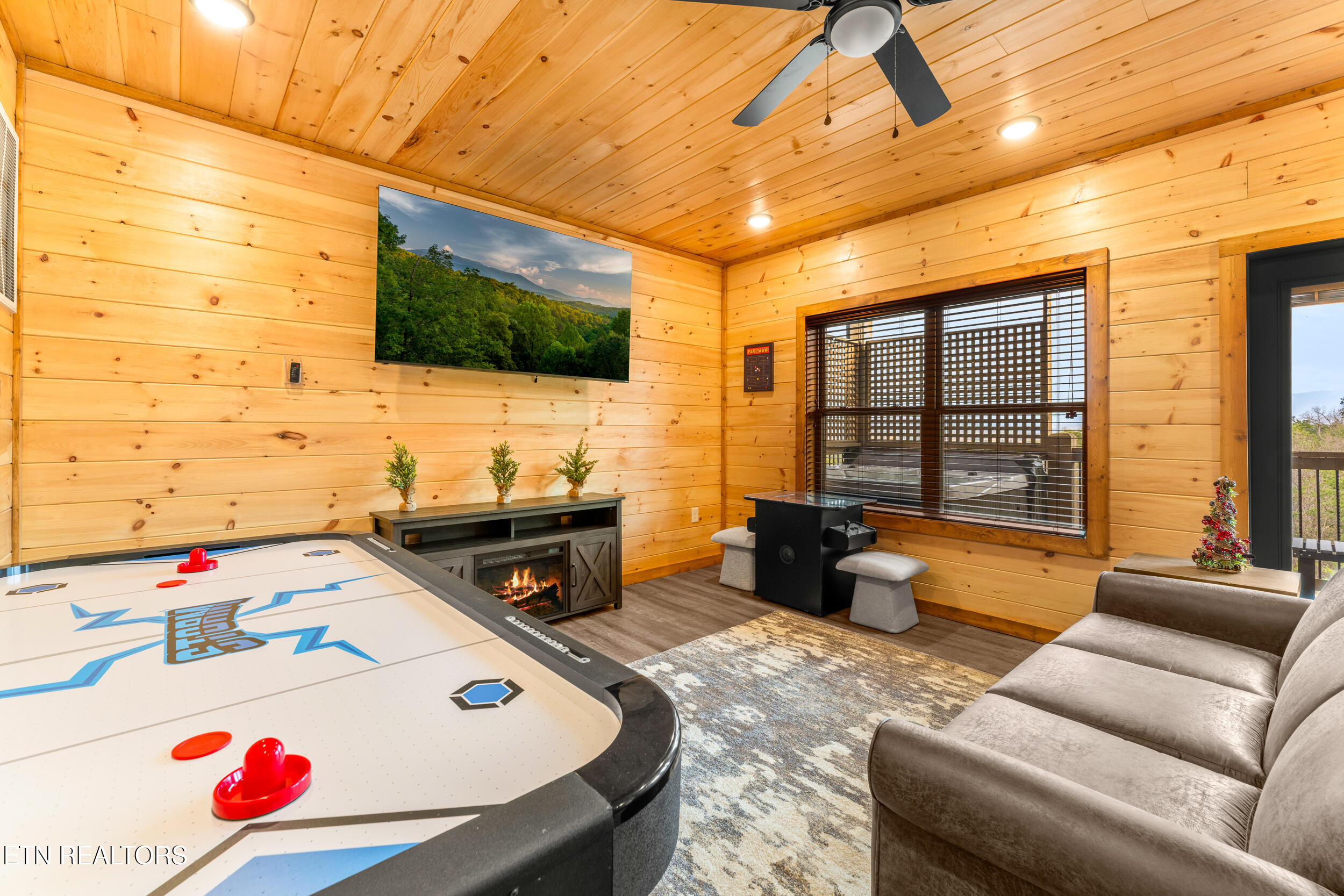 3308 Pine Peak Way Sevierville TN 37862