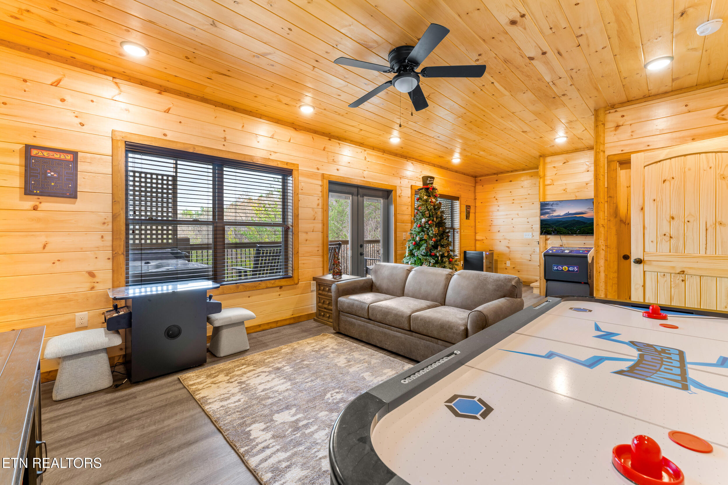 3308 Pine Peak Way Sevierville TN 37862