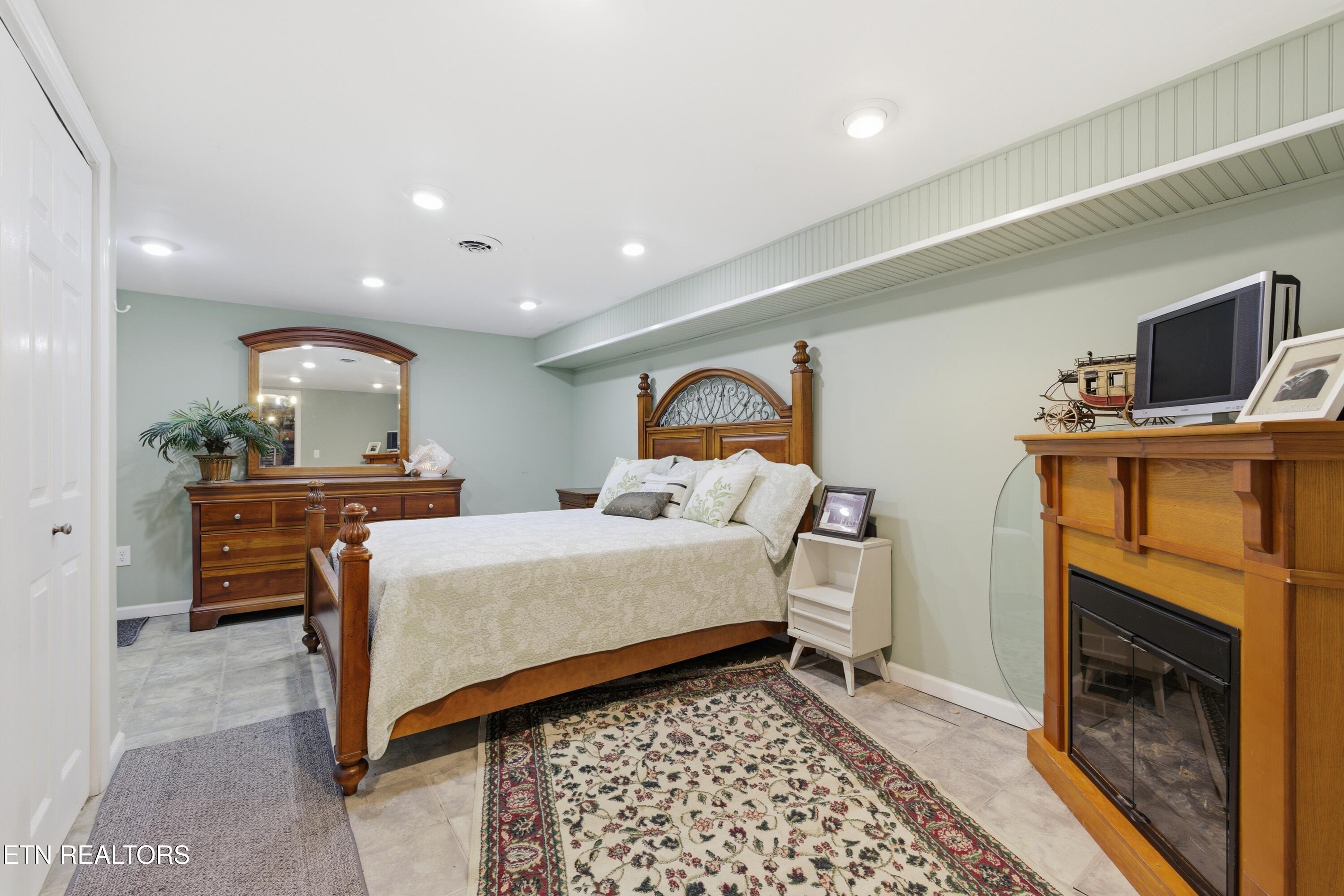 4906 Kingston Highway Lenoir City TN 37771