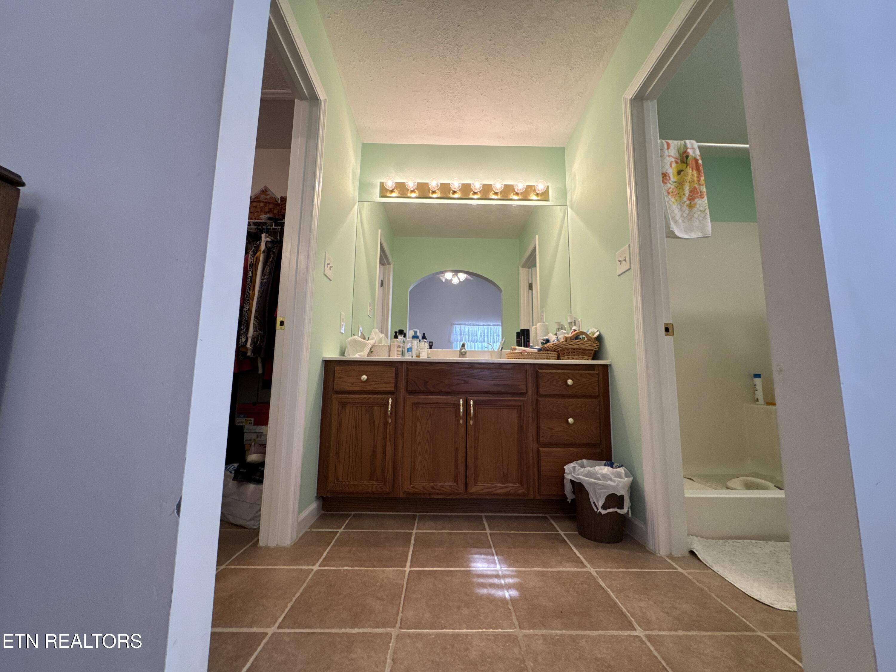 2810 Knob Creek Lane Knoxville TN 37912