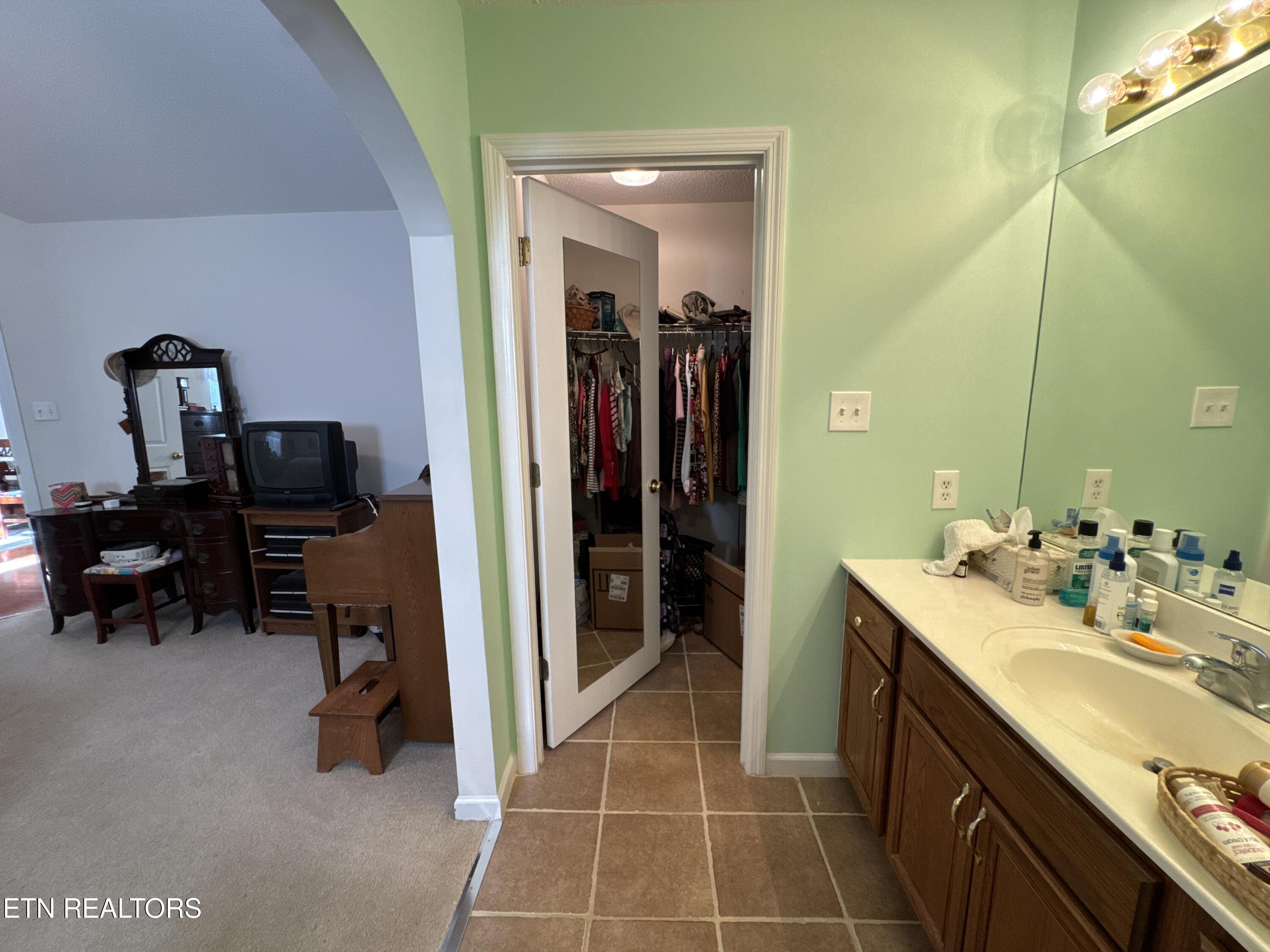 2810 Knob Creek Lane Knoxville TN 37912