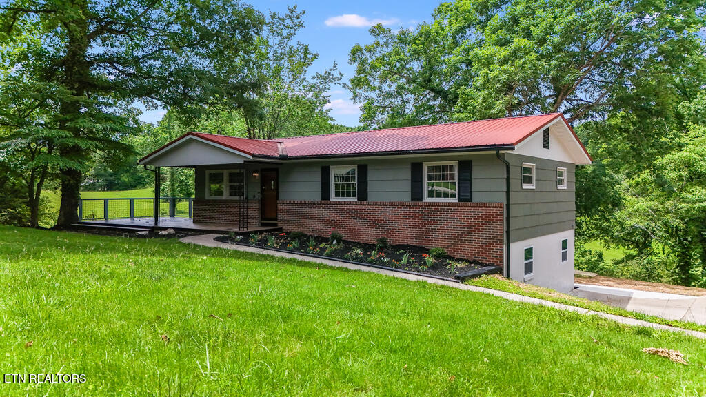 110 Courtland Lane Clinton TN 37716