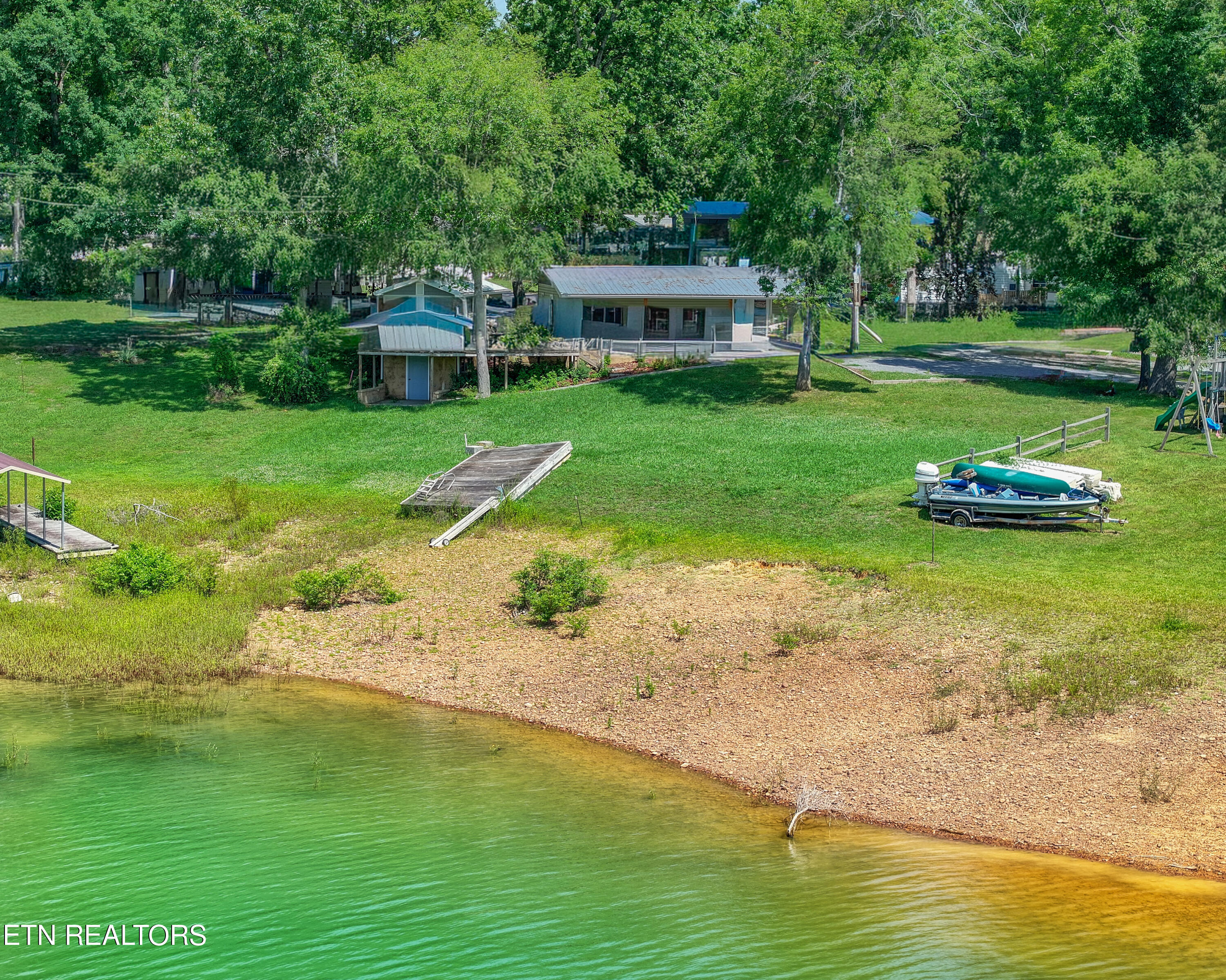 1239 Fishermans Way Sevierville TN 37876