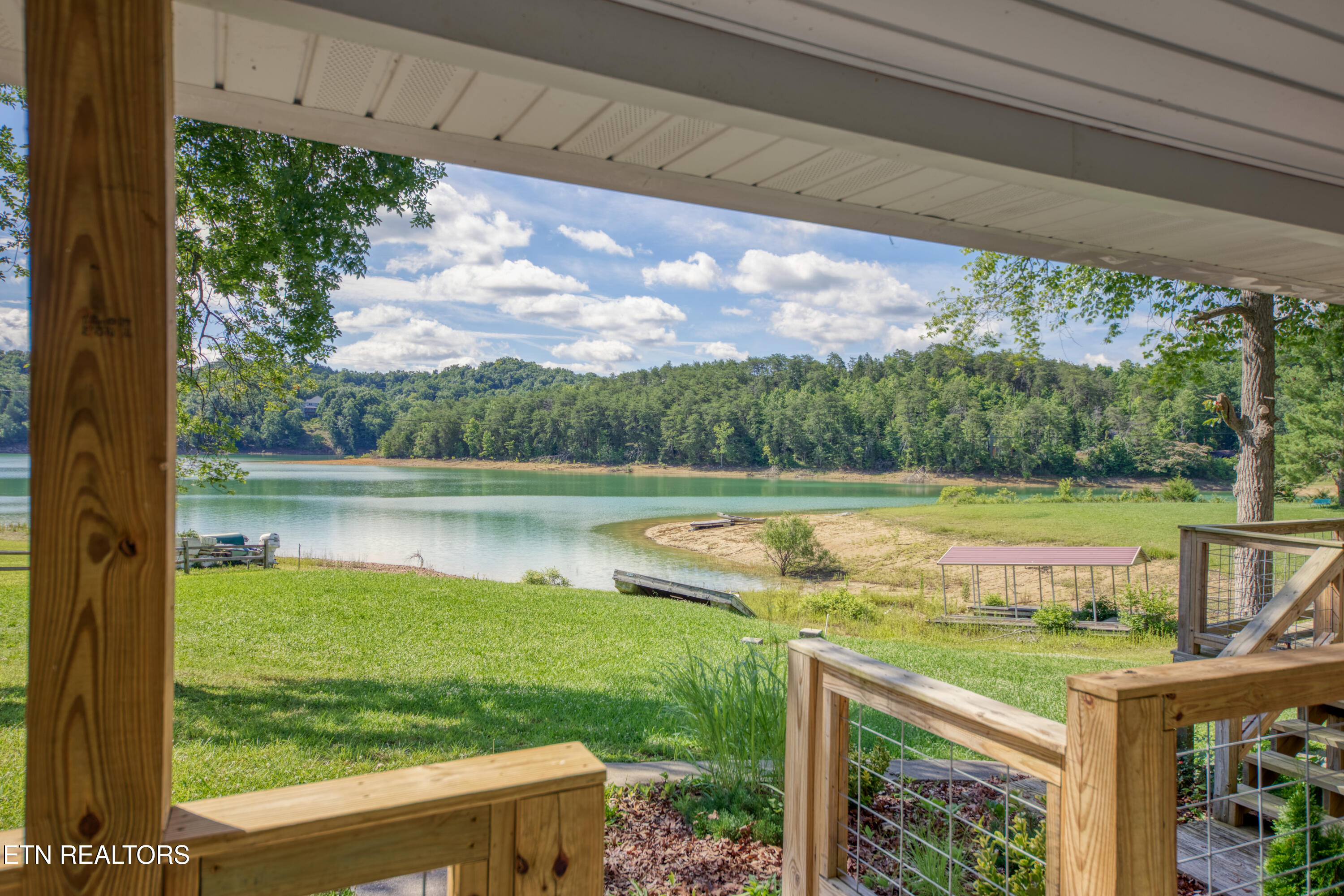 1239 Fishermans Way Sevierville TN 37876