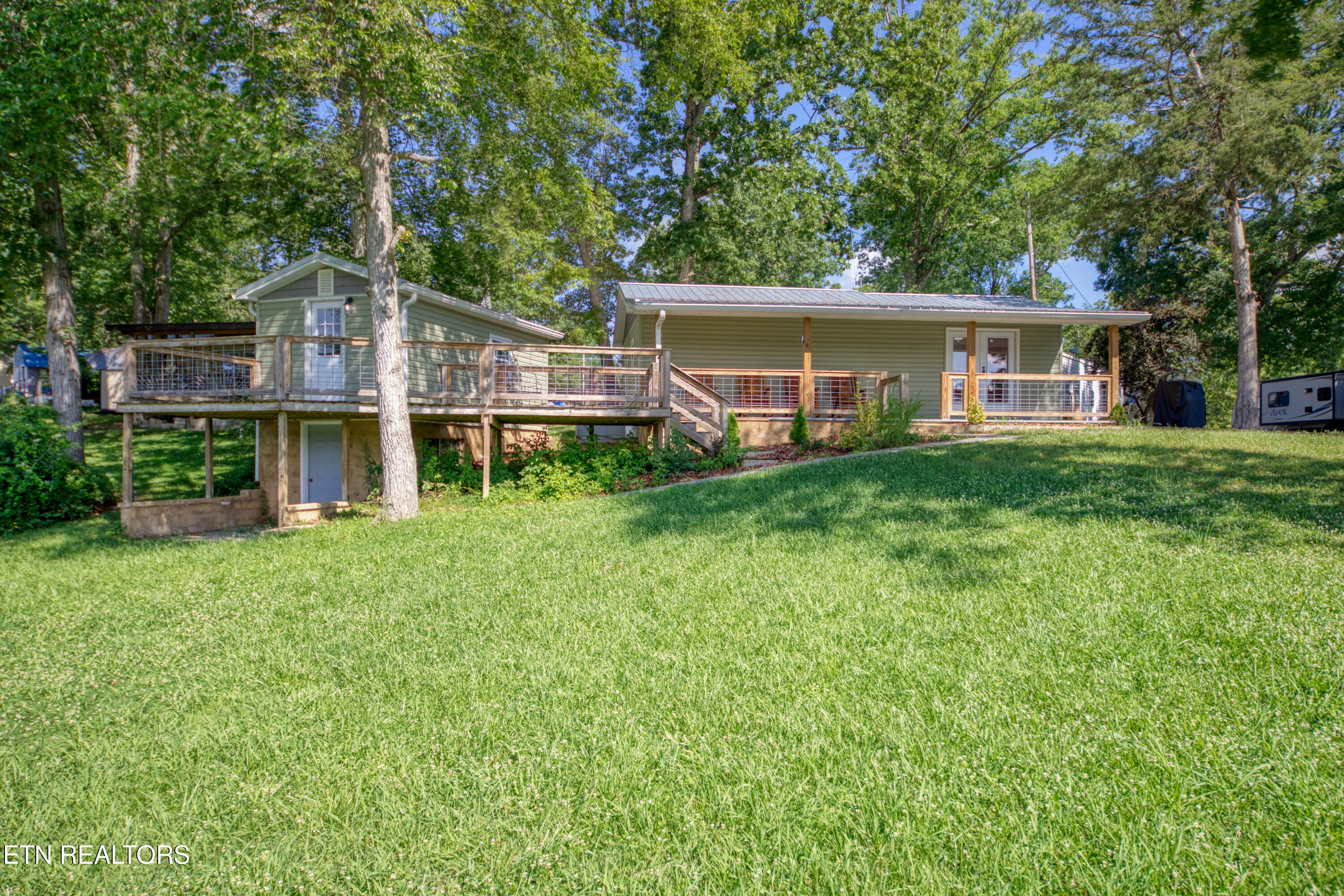1239 Fishermans Way Sevierville TN 37876