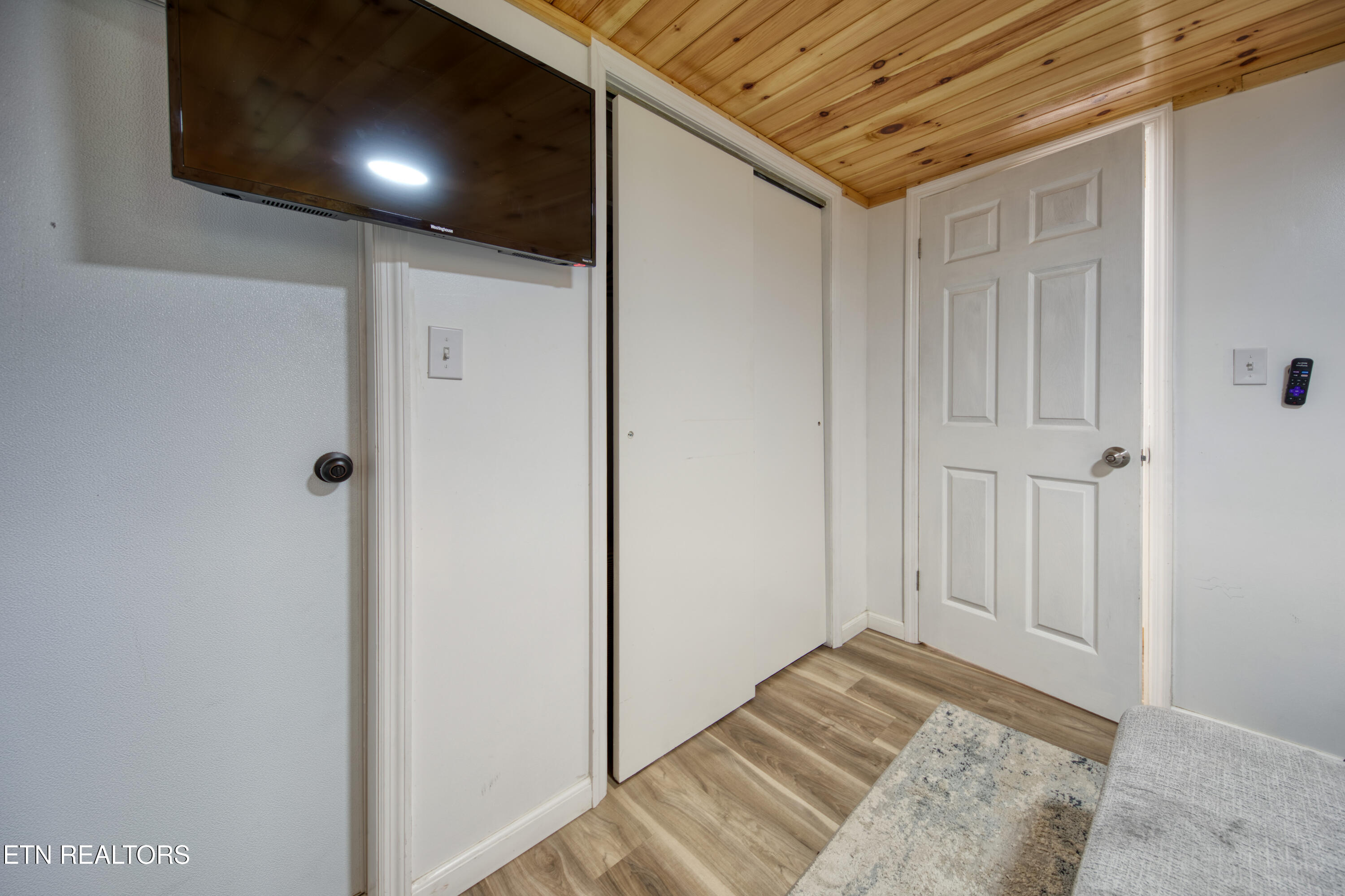 1239 Fishermans Way Sevierville TN 37876