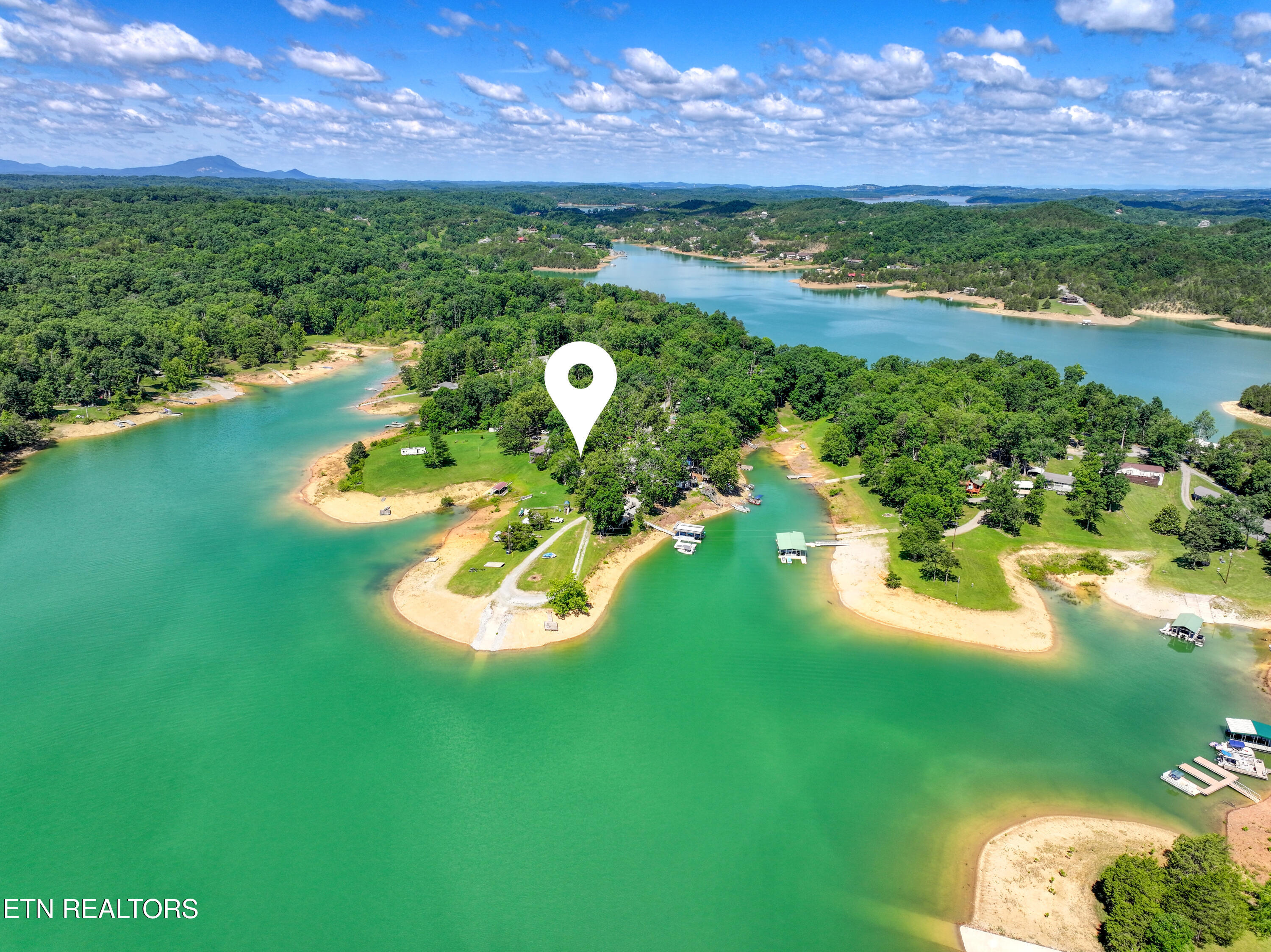 1239 Fishermans Way Sevierville TN 37876