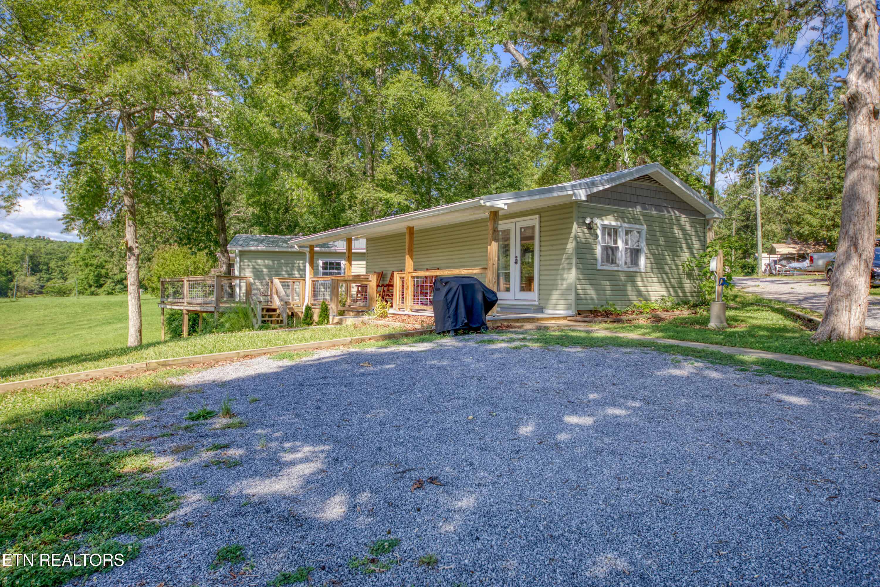 1239 Fishermans Way Sevierville TN 37876