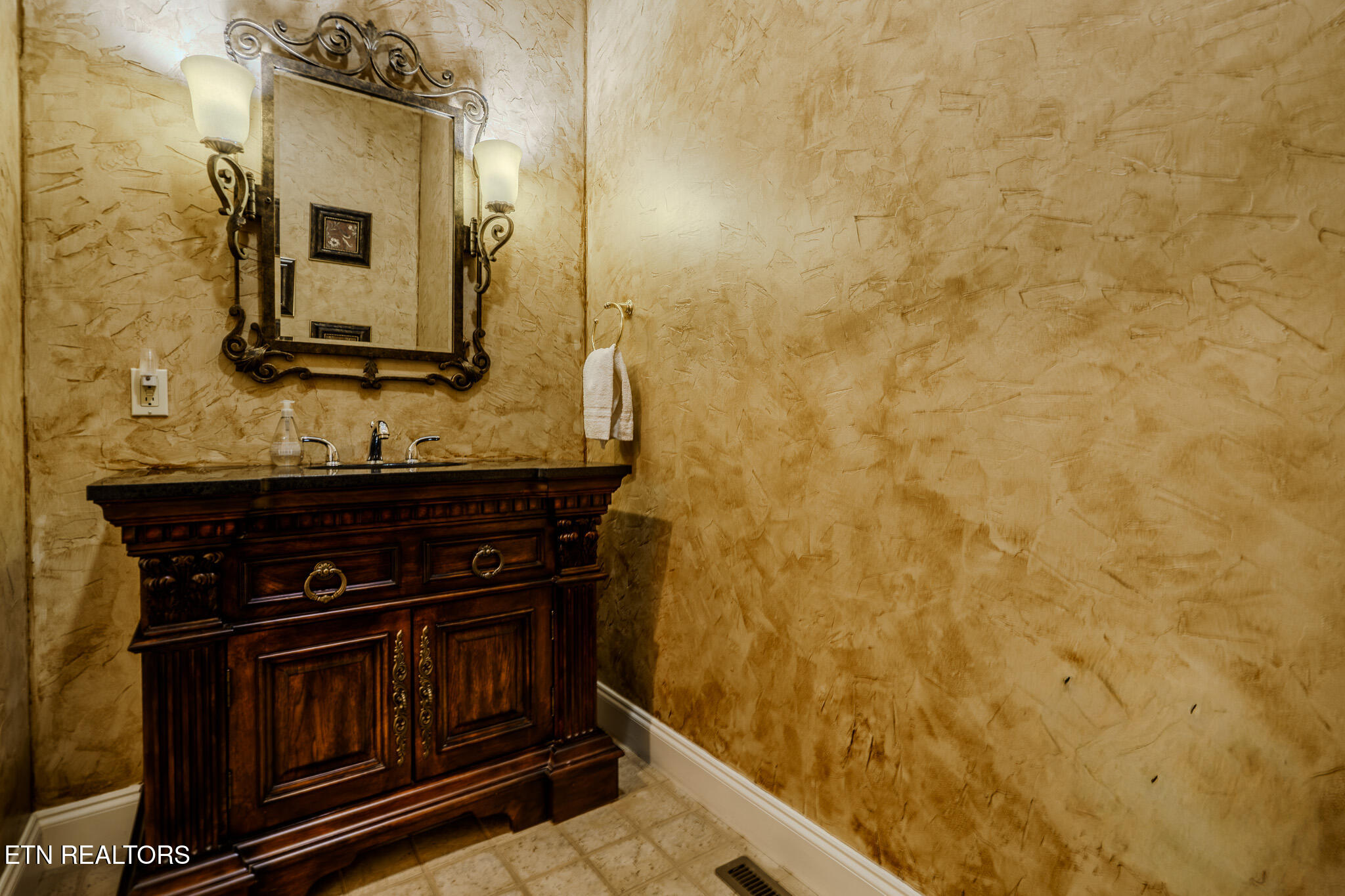 402 Catoosa Lane Loudon TN 37774