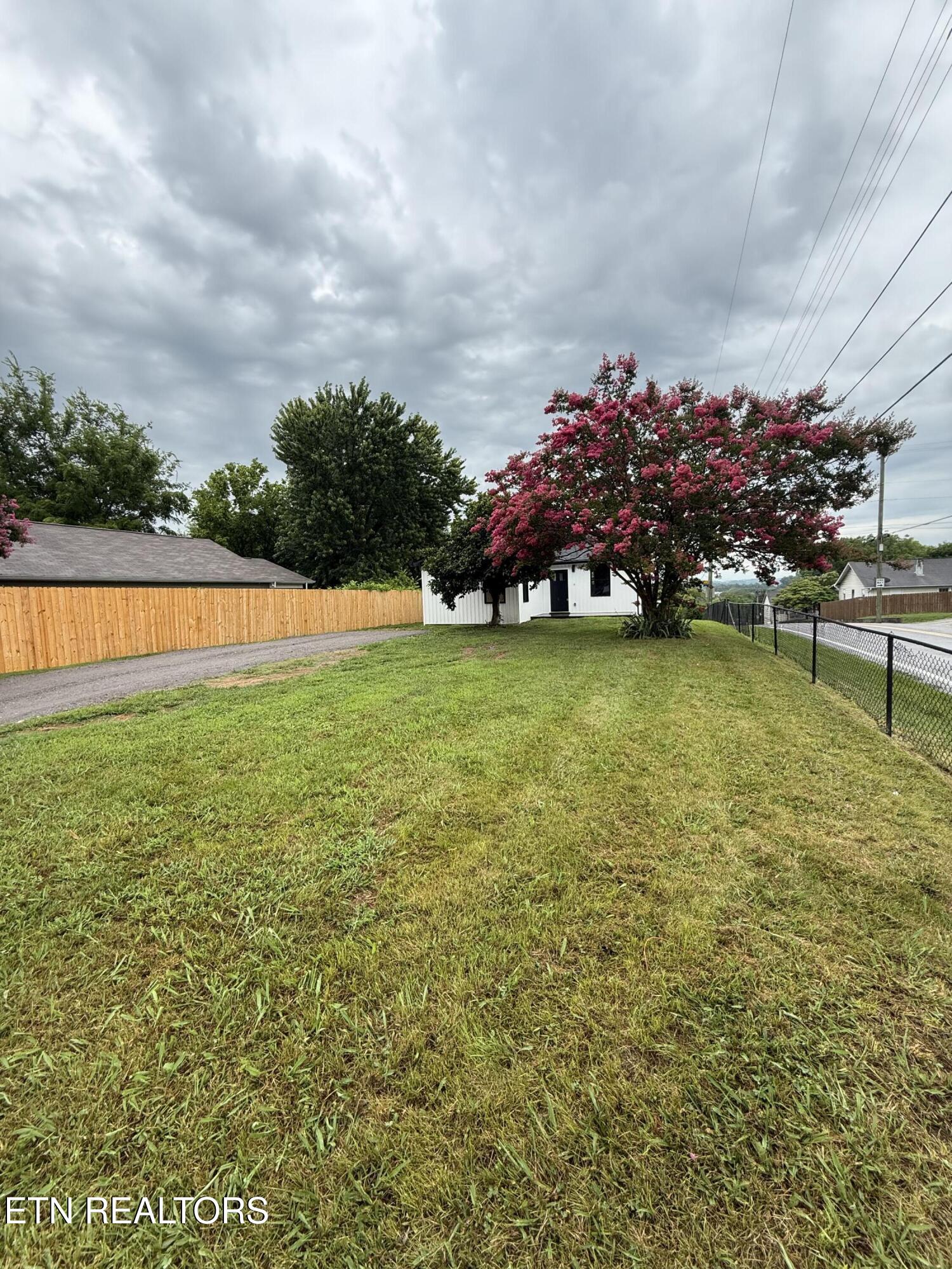 2400 Mccroskey Avenue Knoxville TN 37917