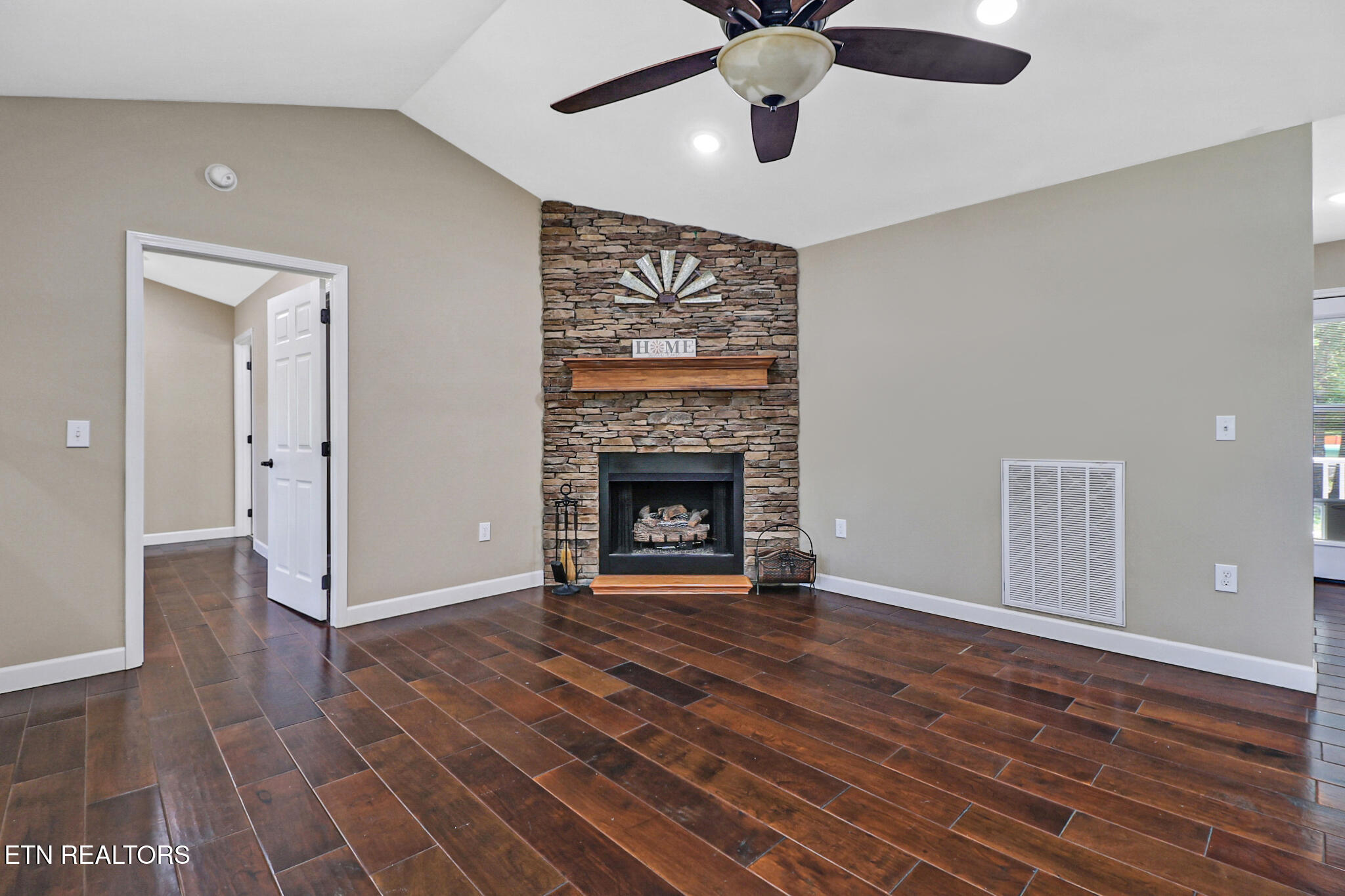 874 Deer Lodge Highway Clarkrange TN 38553