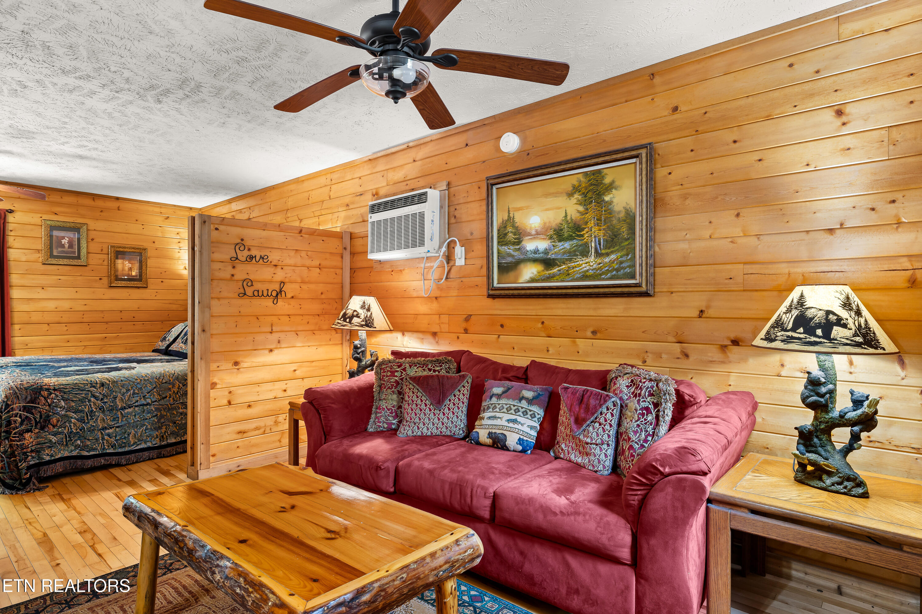 2036 Ridge Road Pigeon Forge TN 37863