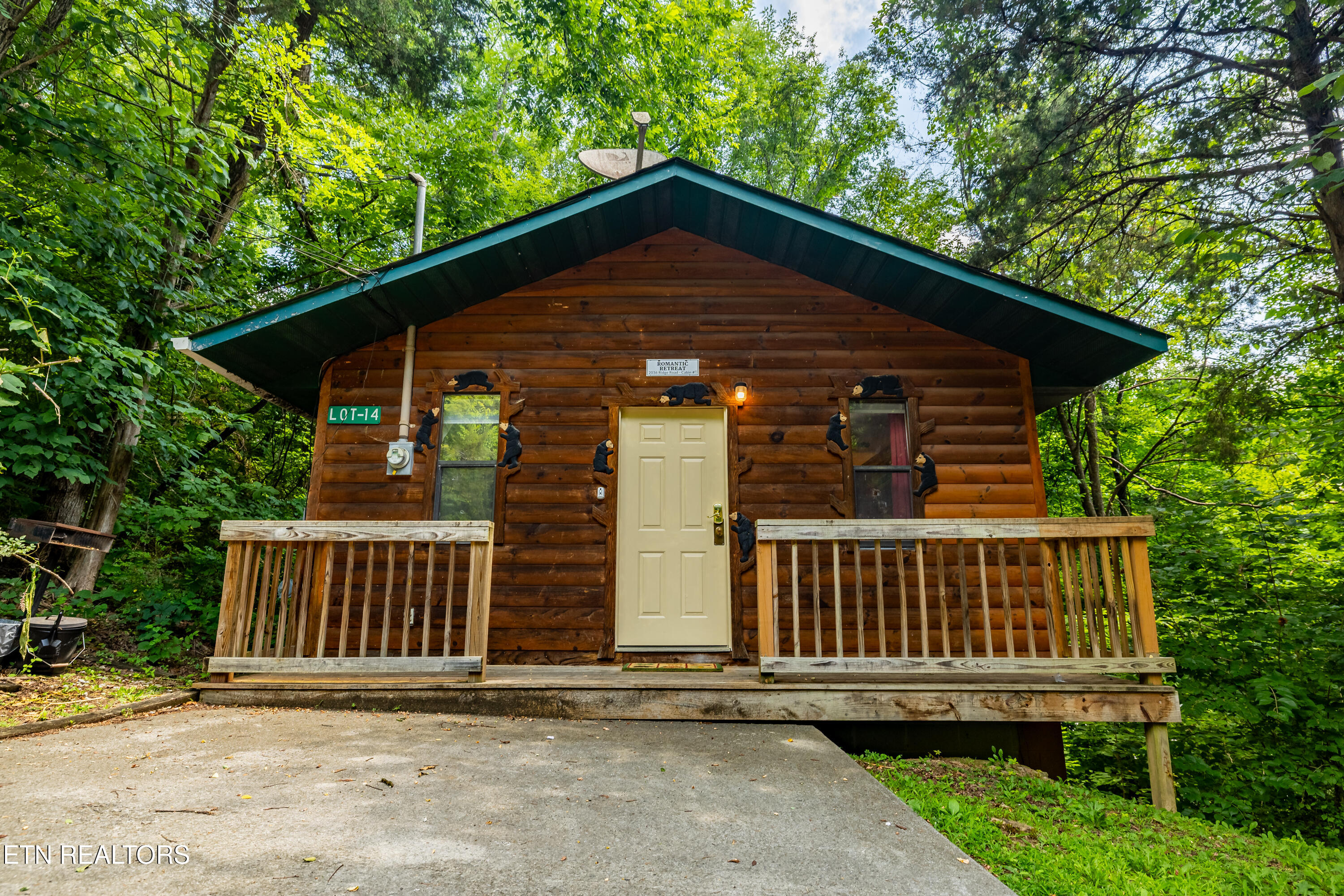 2036 Ridge Road Pigeon Forge TN 37863
