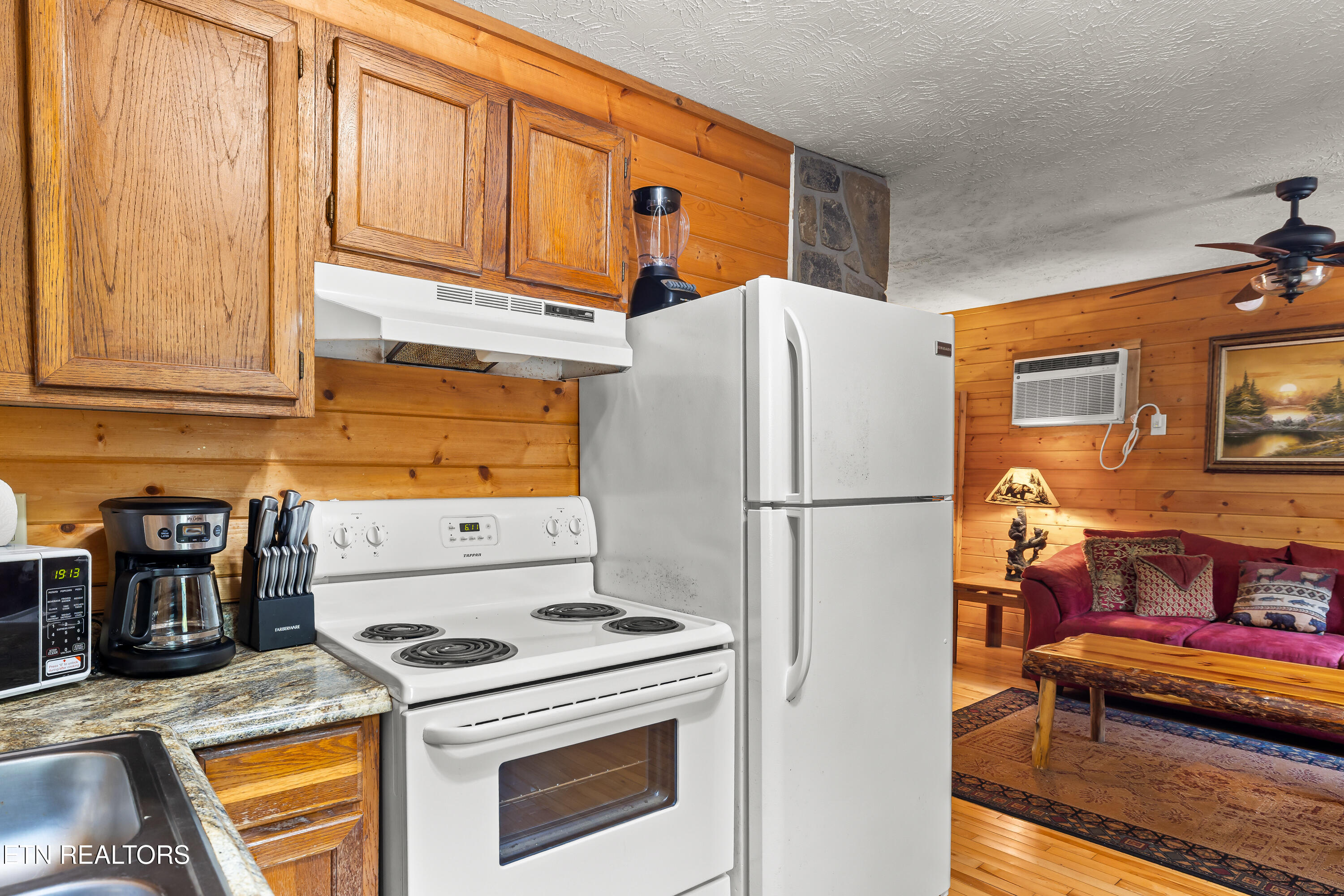 2036 Ridge Road Pigeon Forge TN 37863