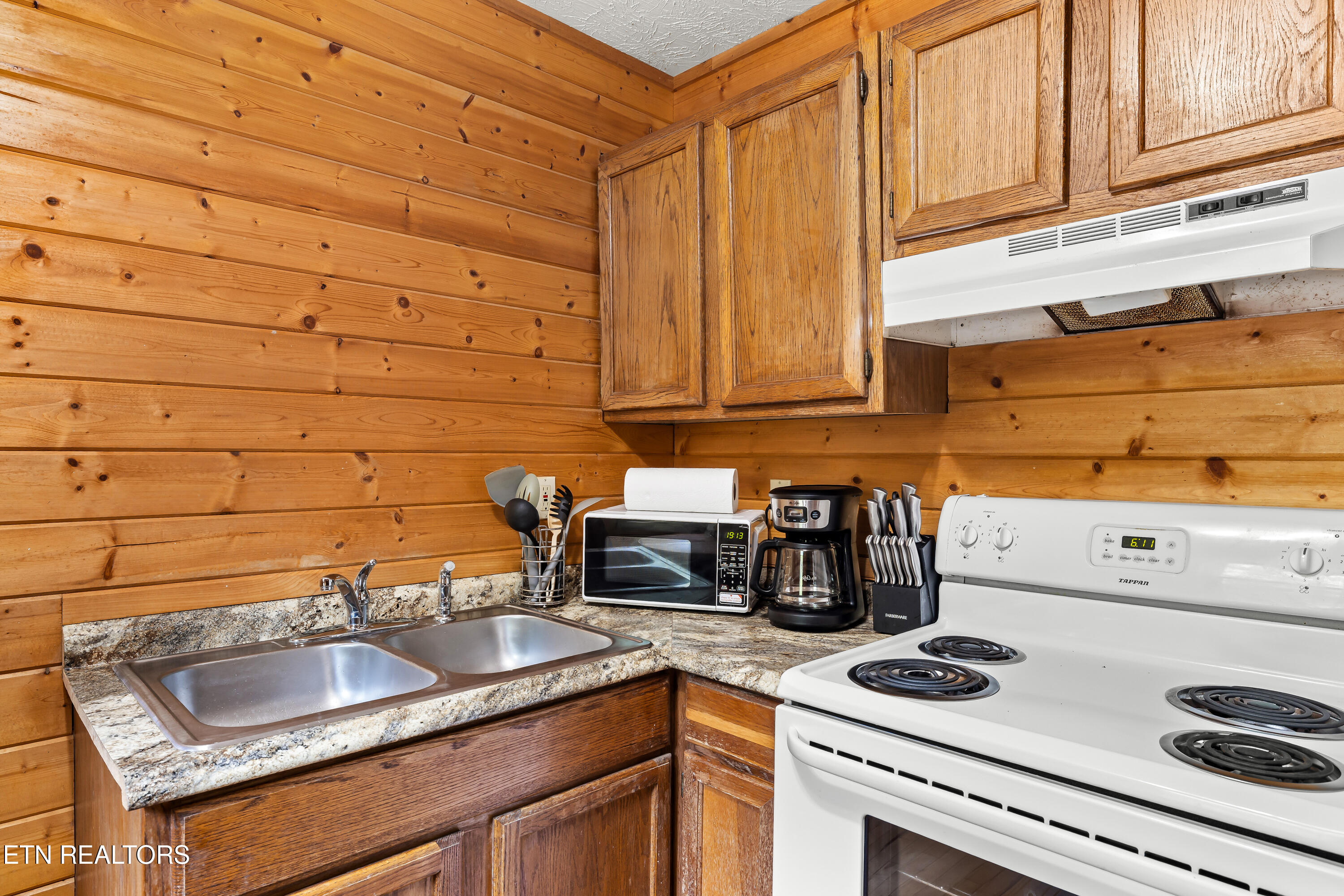 2036 Ridge Road Pigeon Forge TN 37863