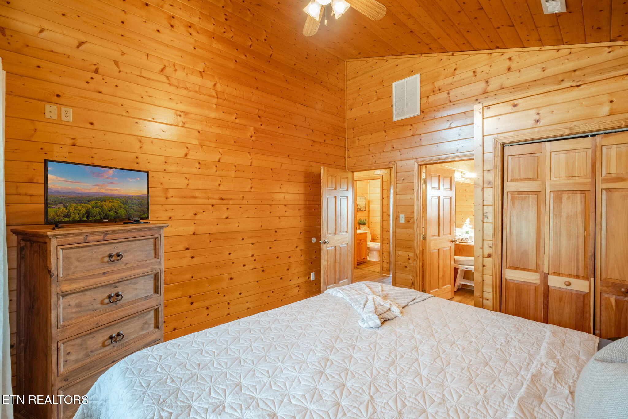 2044 Oakmont Drive Sevierville TN 37876