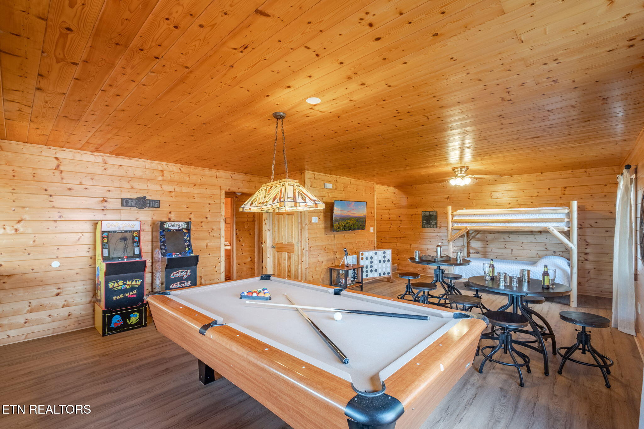 2044 Oakmont Drive Sevierville TN 37876