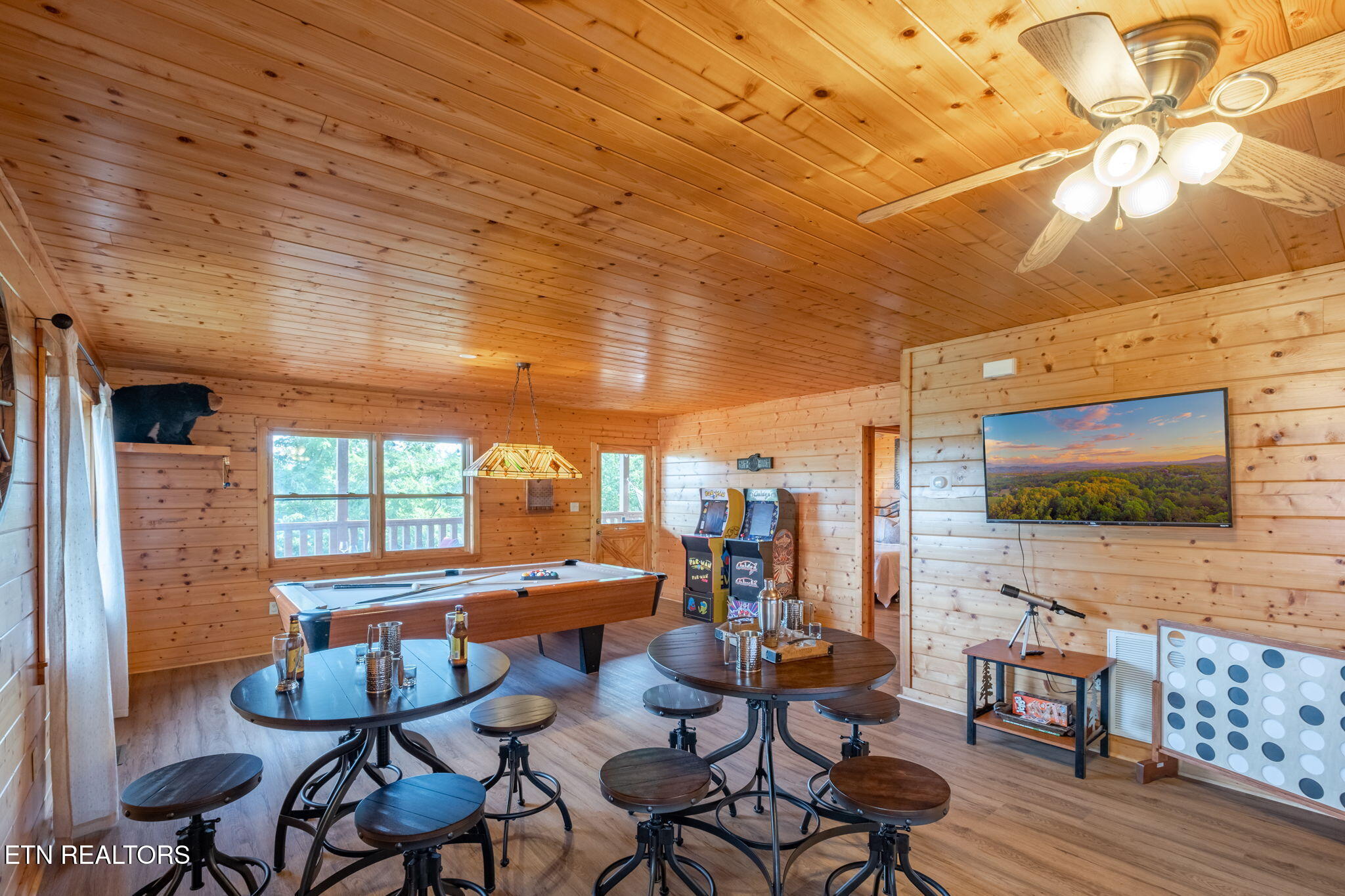 2044 Oakmont Drive Sevierville TN 37876