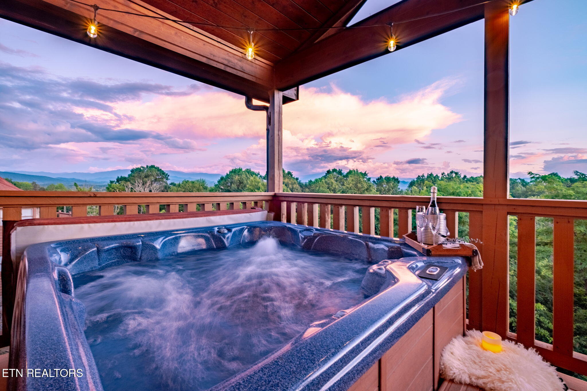 2044 Oakmont Drive Sevierville TN 37876