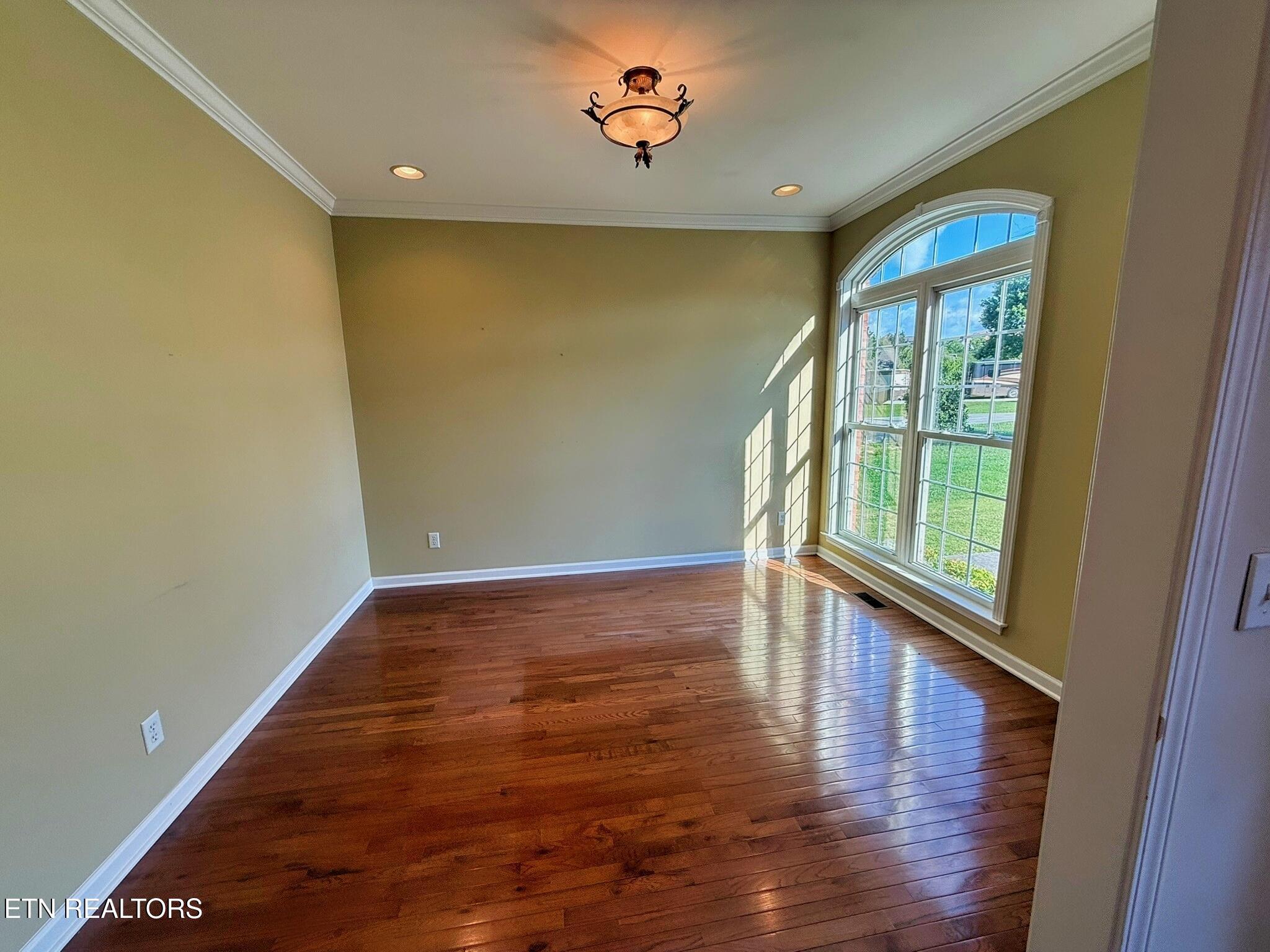 267 Paradise Lane Jacksboro TN 37757