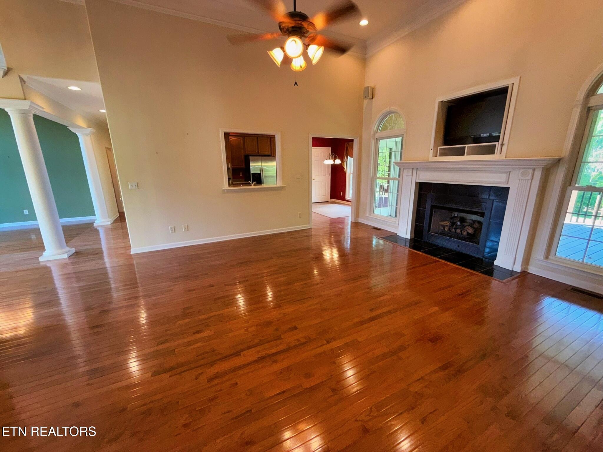 267 Paradise Lane Jacksboro TN 37757