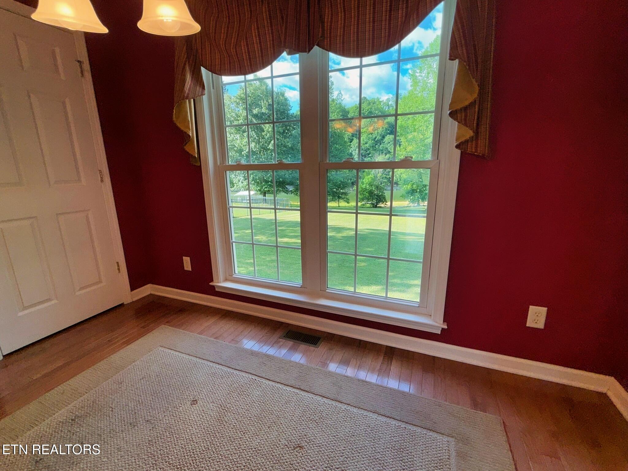 267 Paradise Lane Jacksboro TN 37757