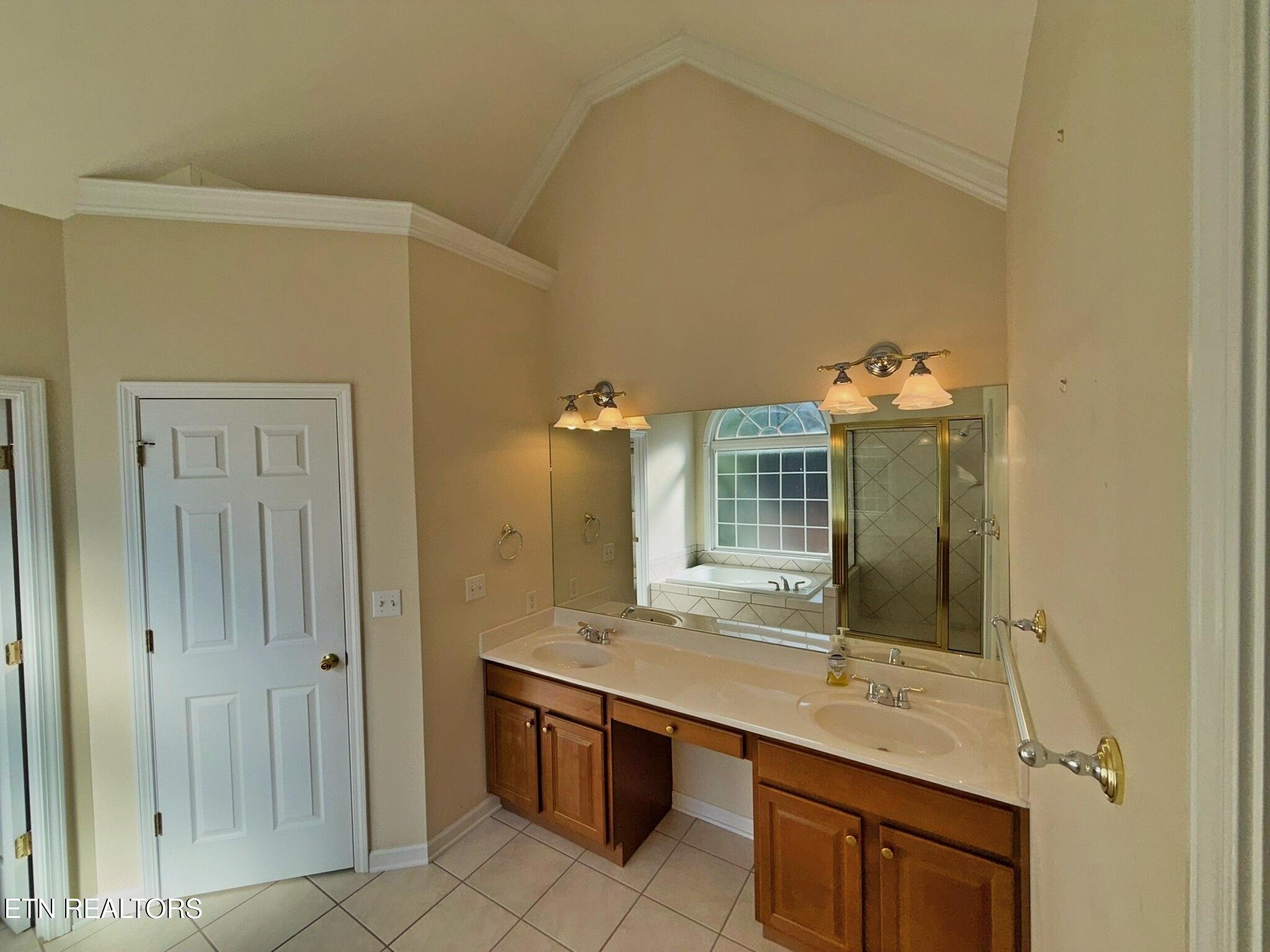 267 Paradise Lane Jacksboro TN 37757