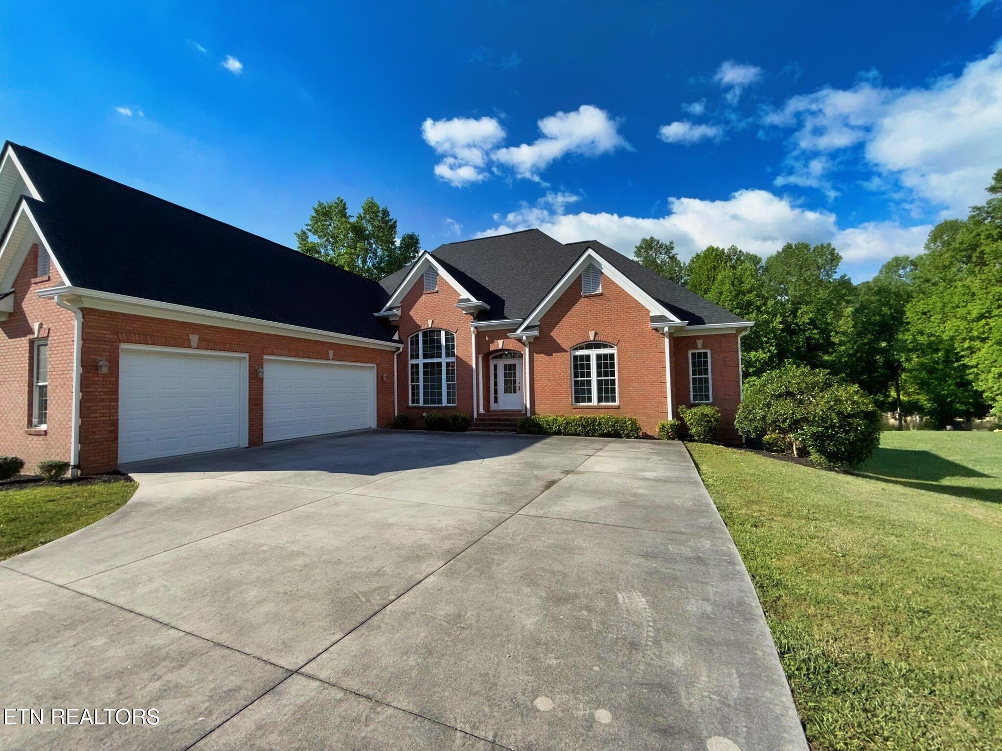 267 Paradise Lane Jacksboro TN 37757