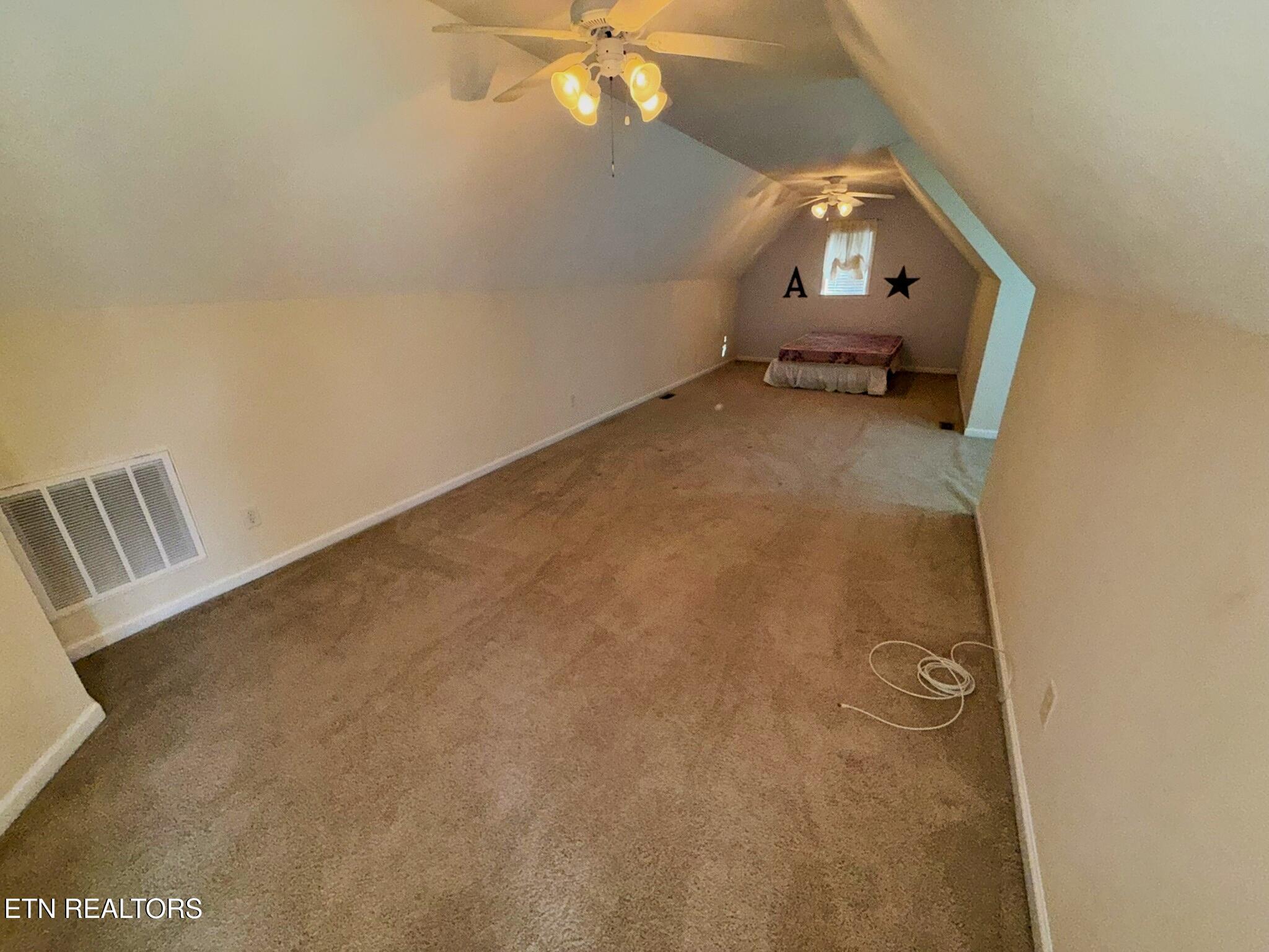 267 Paradise Lane Jacksboro TN 37757