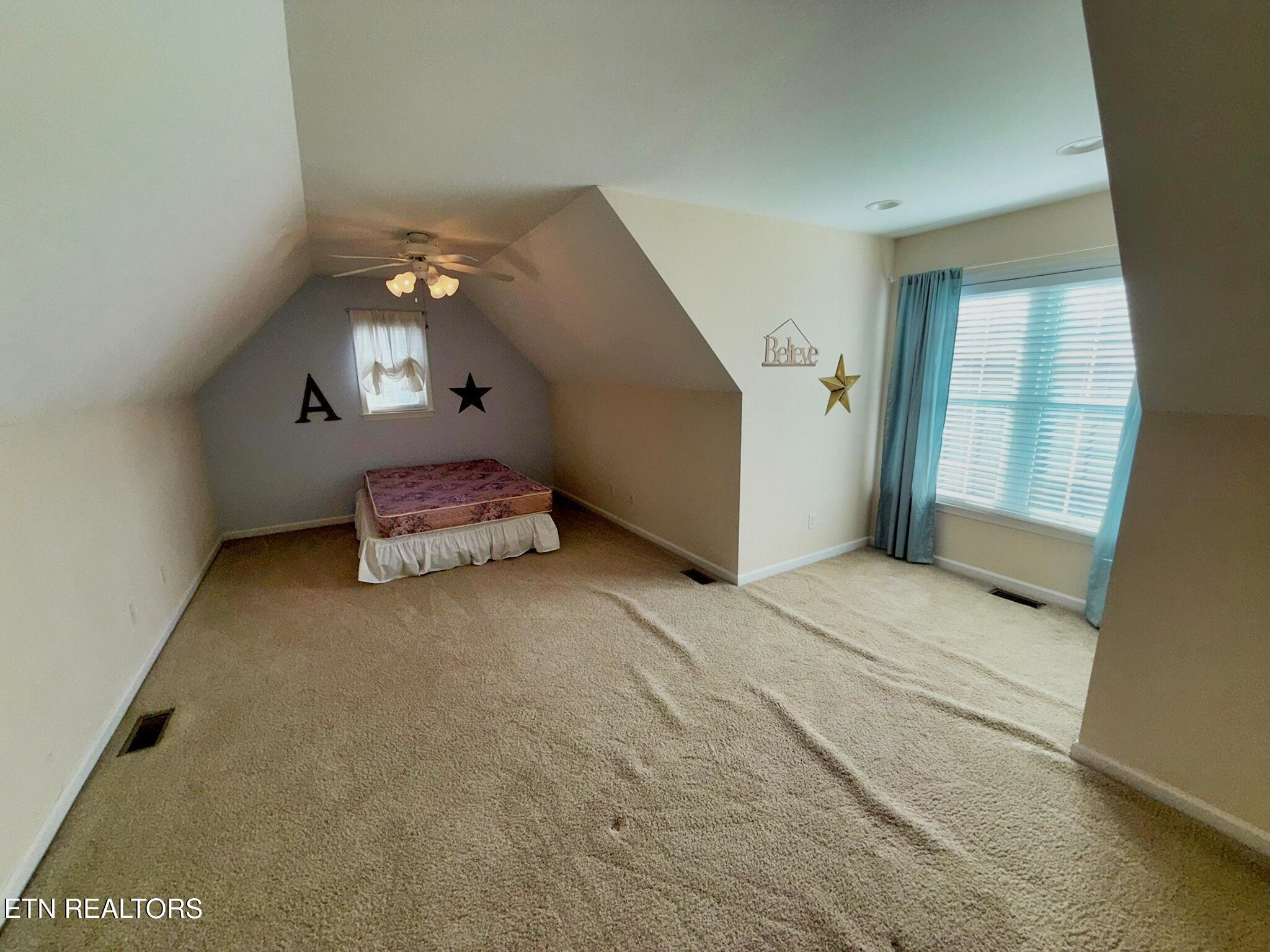 267 Paradise Lane Jacksboro TN 37757