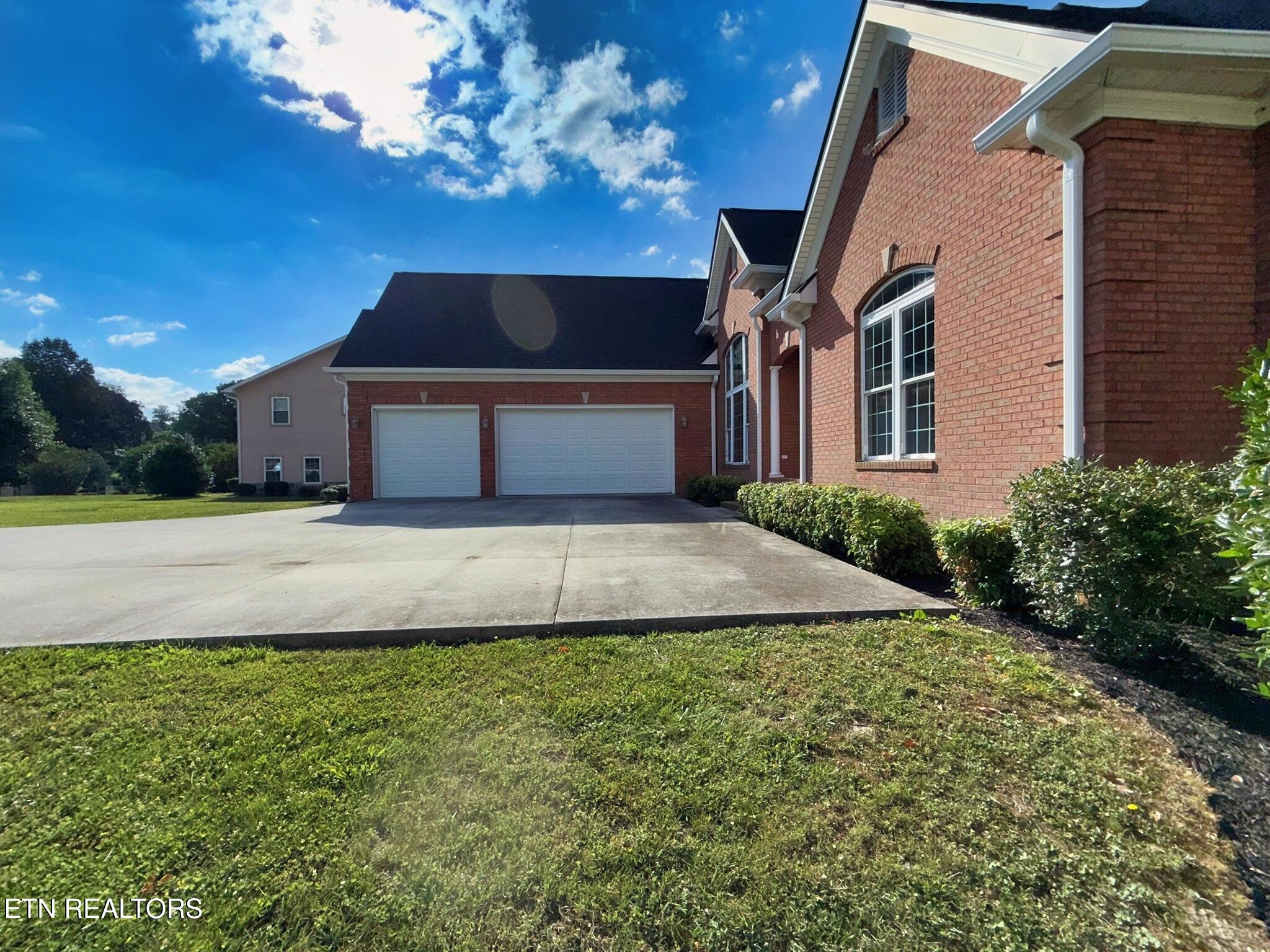 267 Paradise Lane Jacksboro TN 37757