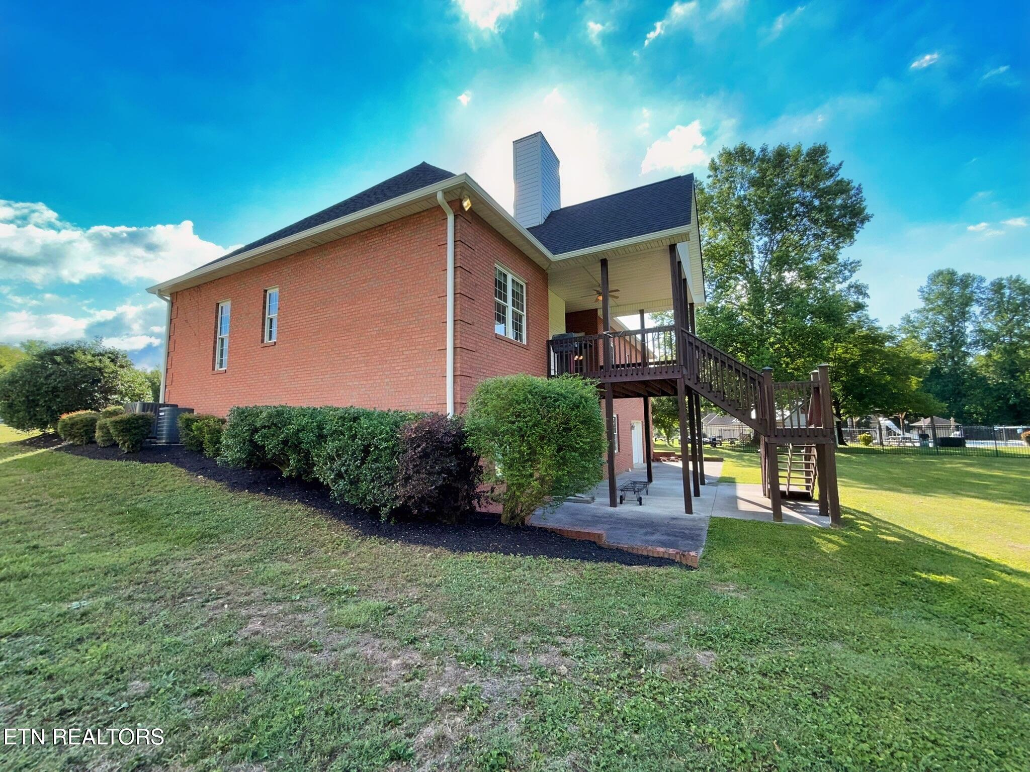 267 Paradise Lane Jacksboro TN 37757