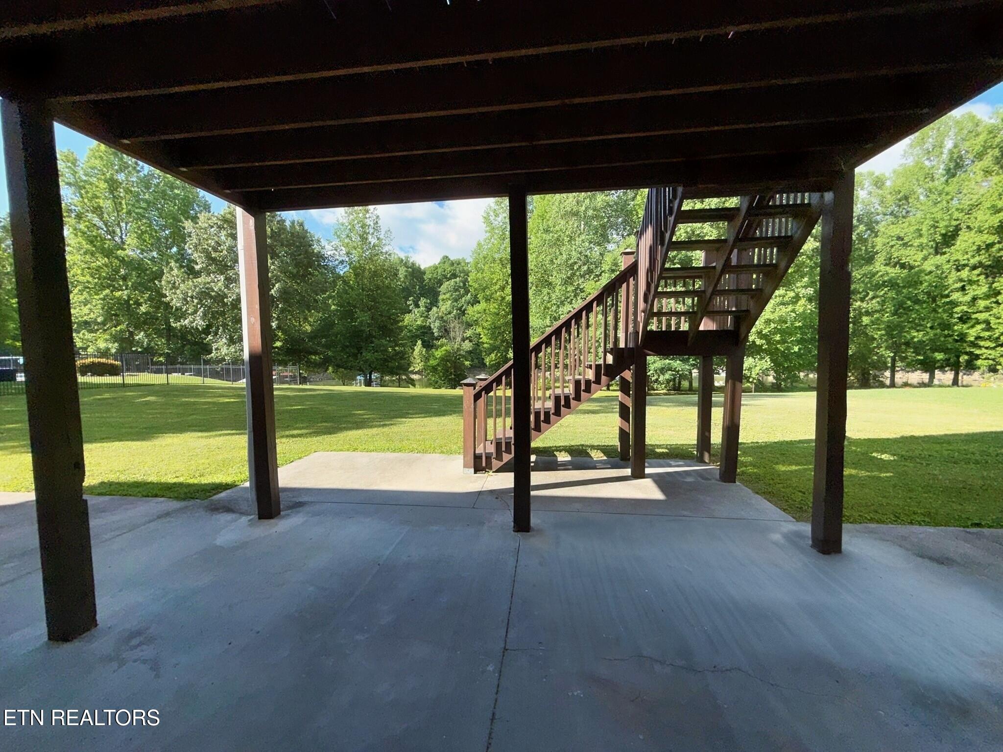 267 Paradise Lane Jacksboro TN 37757