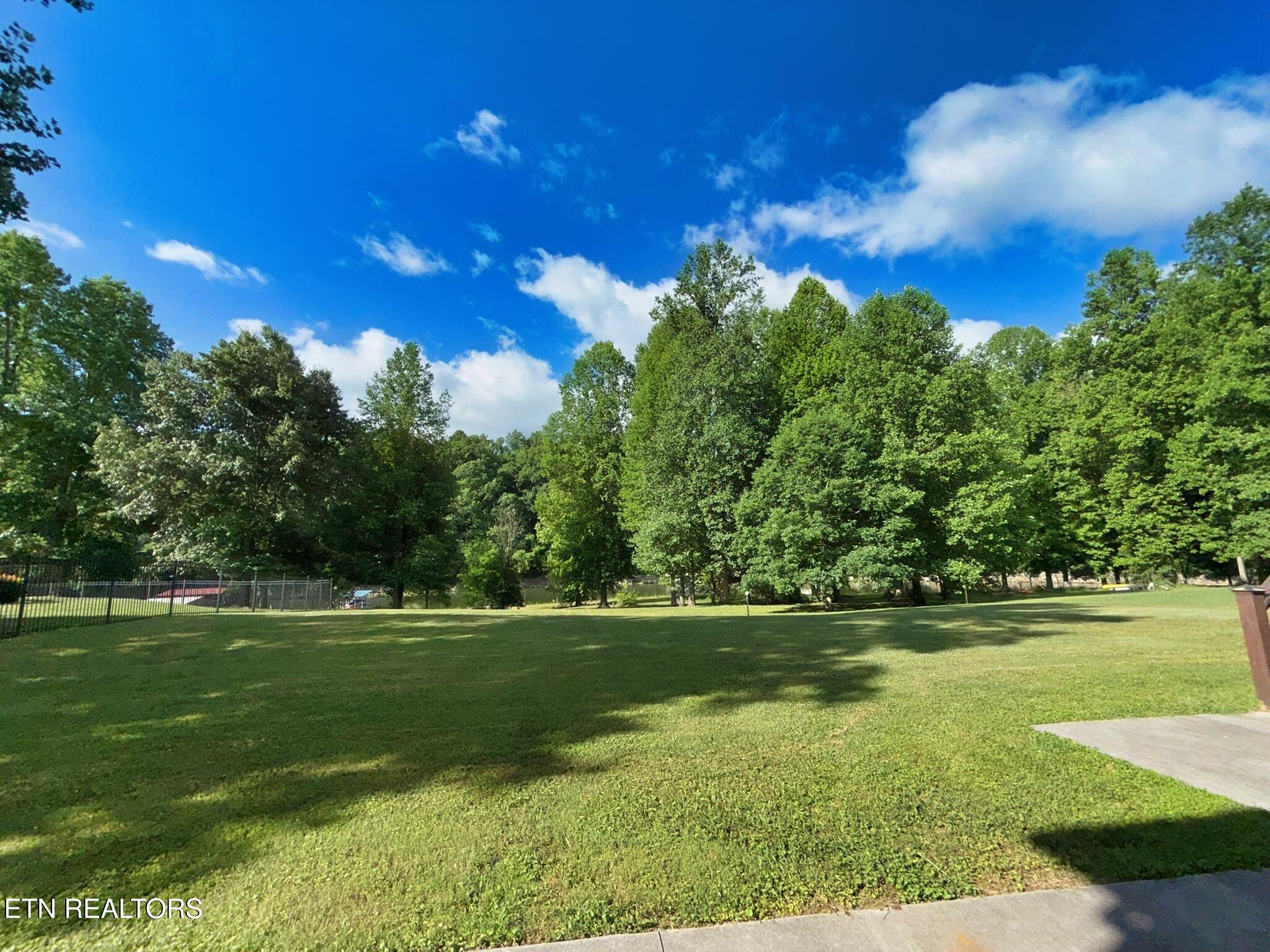267 Paradise Lane Jacksboro TN 37757
