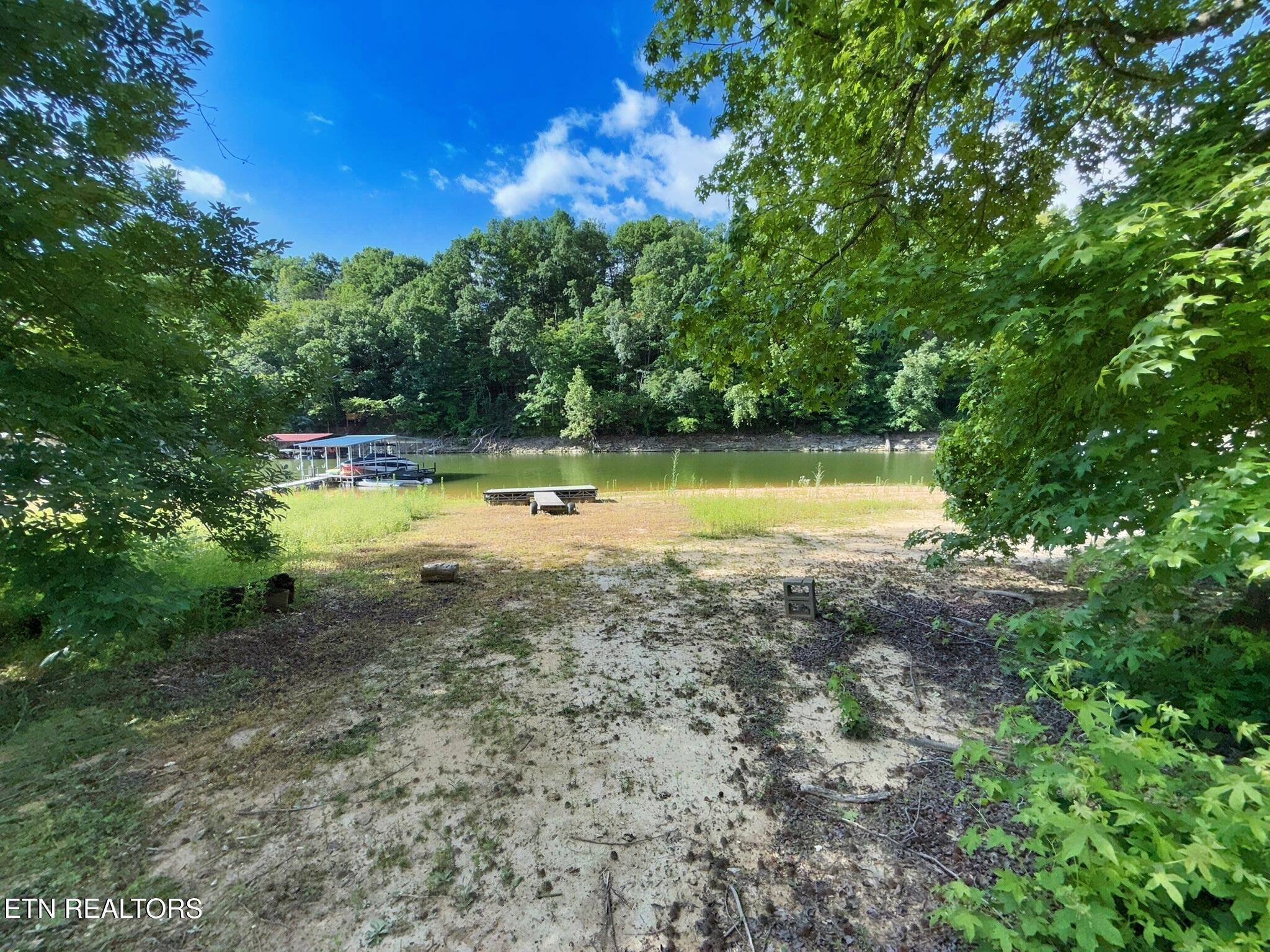 267 Paradise Lane Jacksboro TN 37757