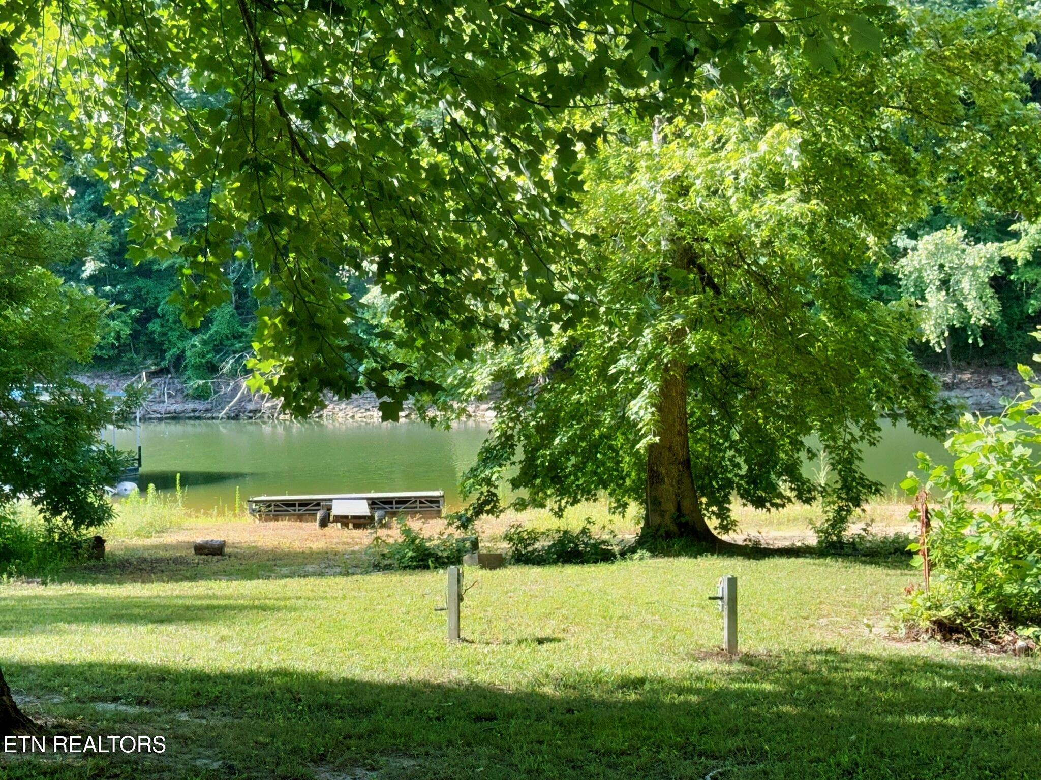 267 Paradise Lane Jacksboro TN 37757