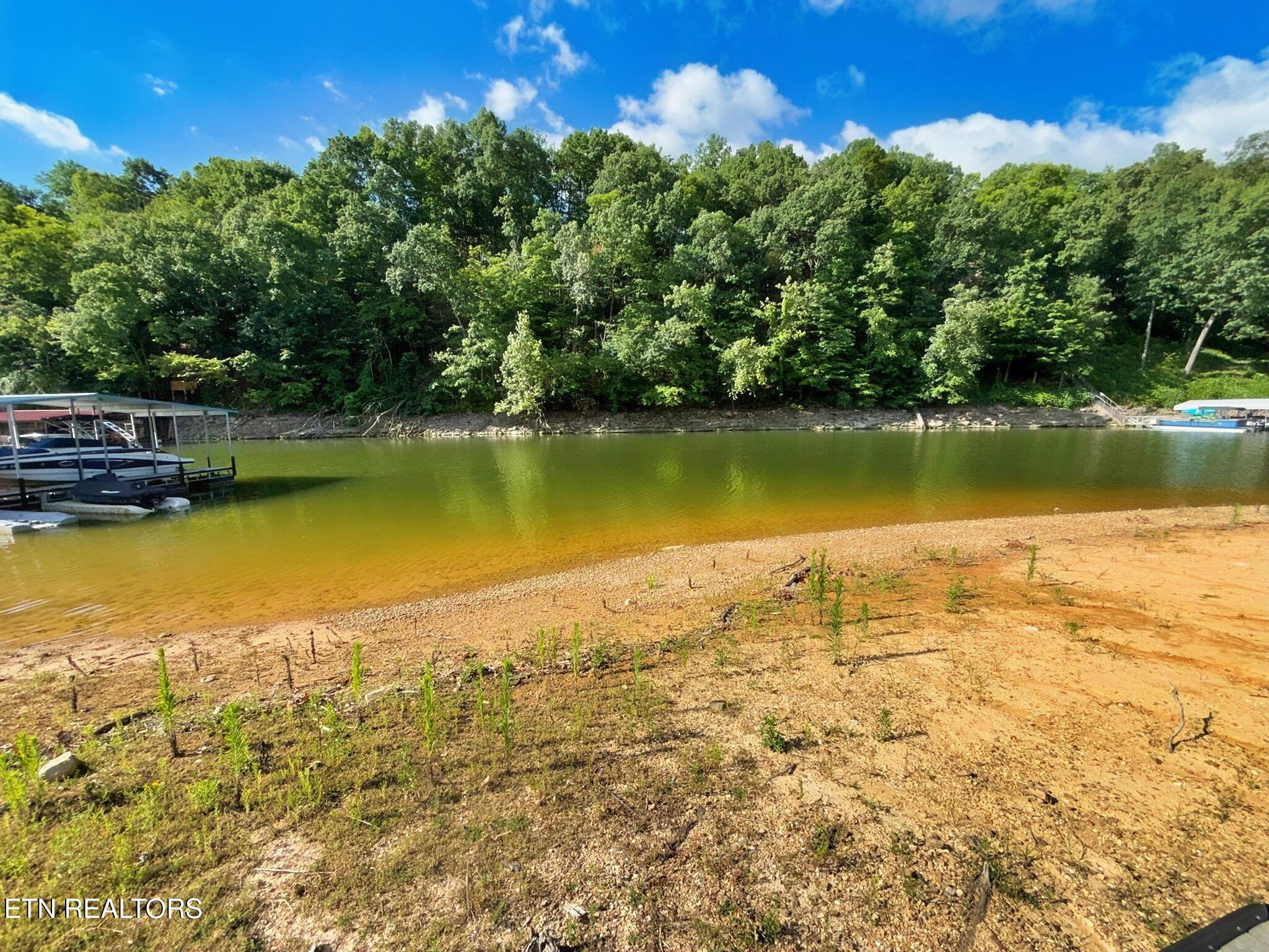 267 Paradise Lane Jacksboro TN 37757