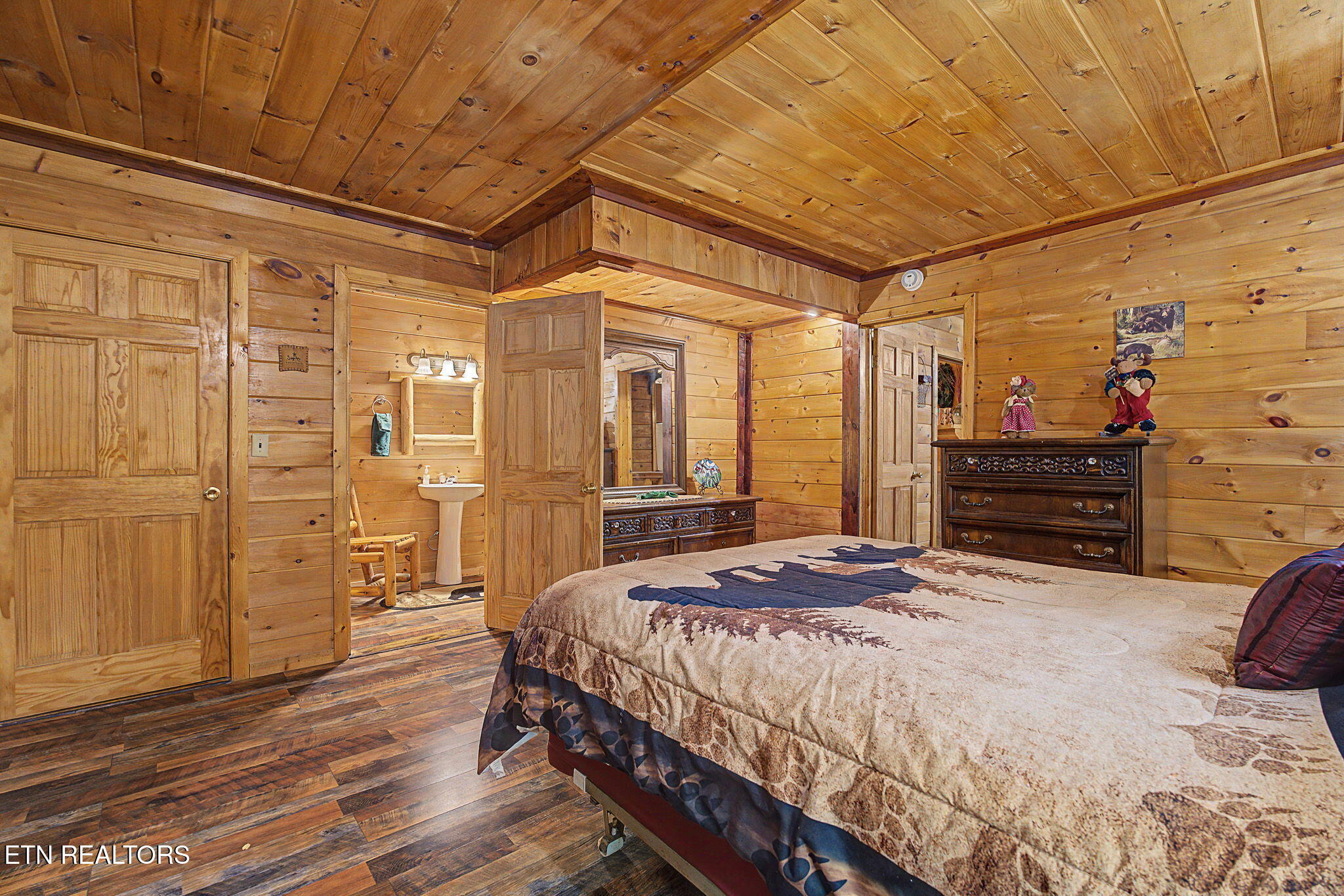 1128 Ridgefield Drive Sevierville TN 37876