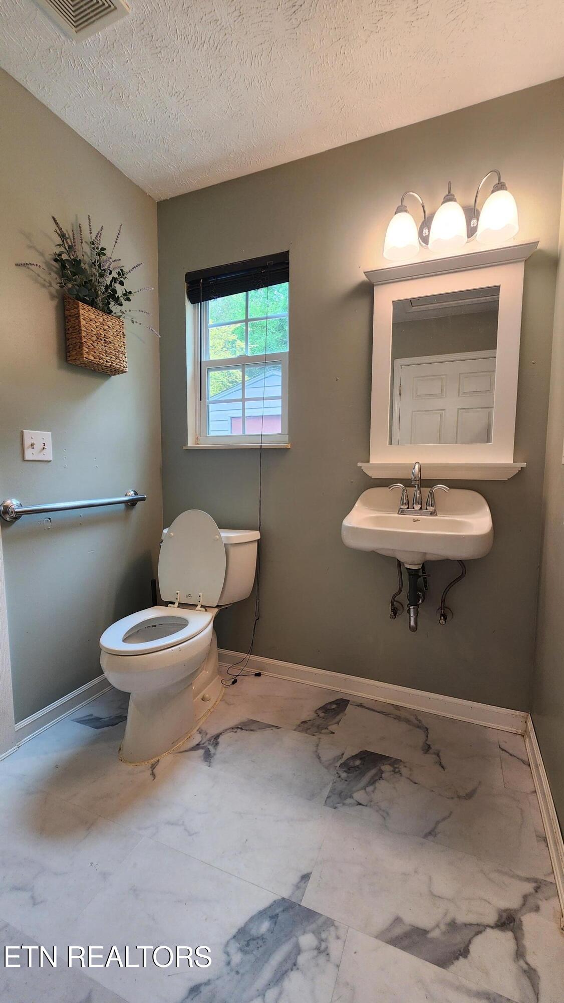 1409 Morningside Avenue Maryville TN 37804