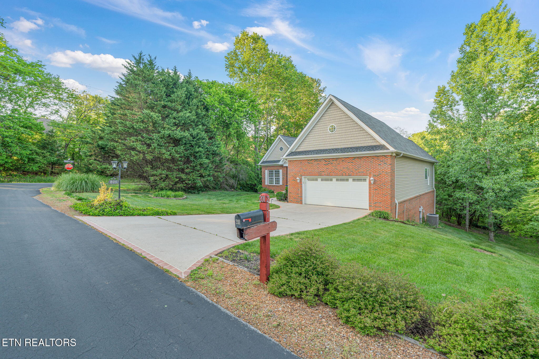 201 Tecumseh Way Loudon TN 37774