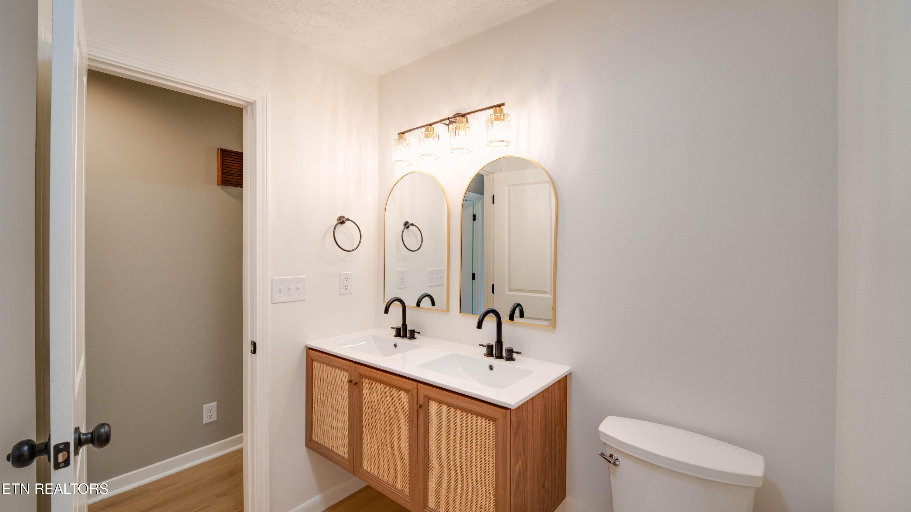 1807 Oakmont Circle Louisville TN 37777