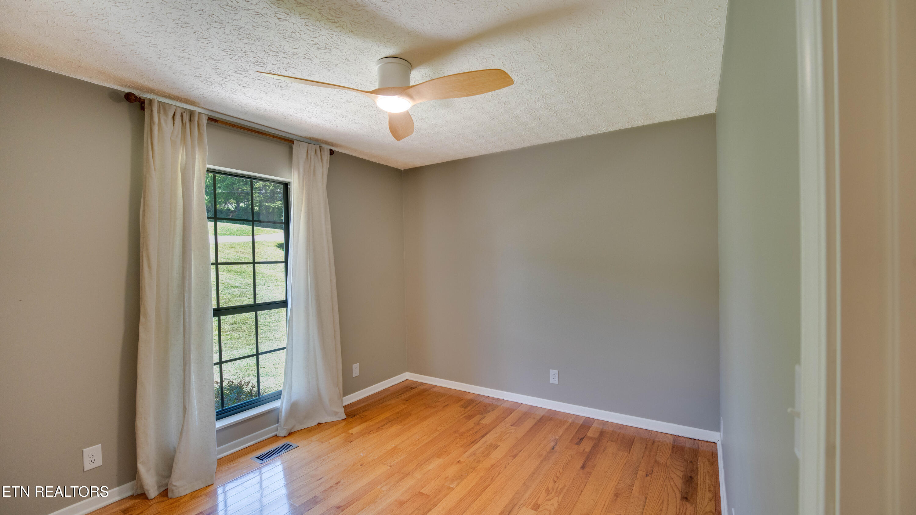 1807 Oakmont Circle Louisville TN 37777