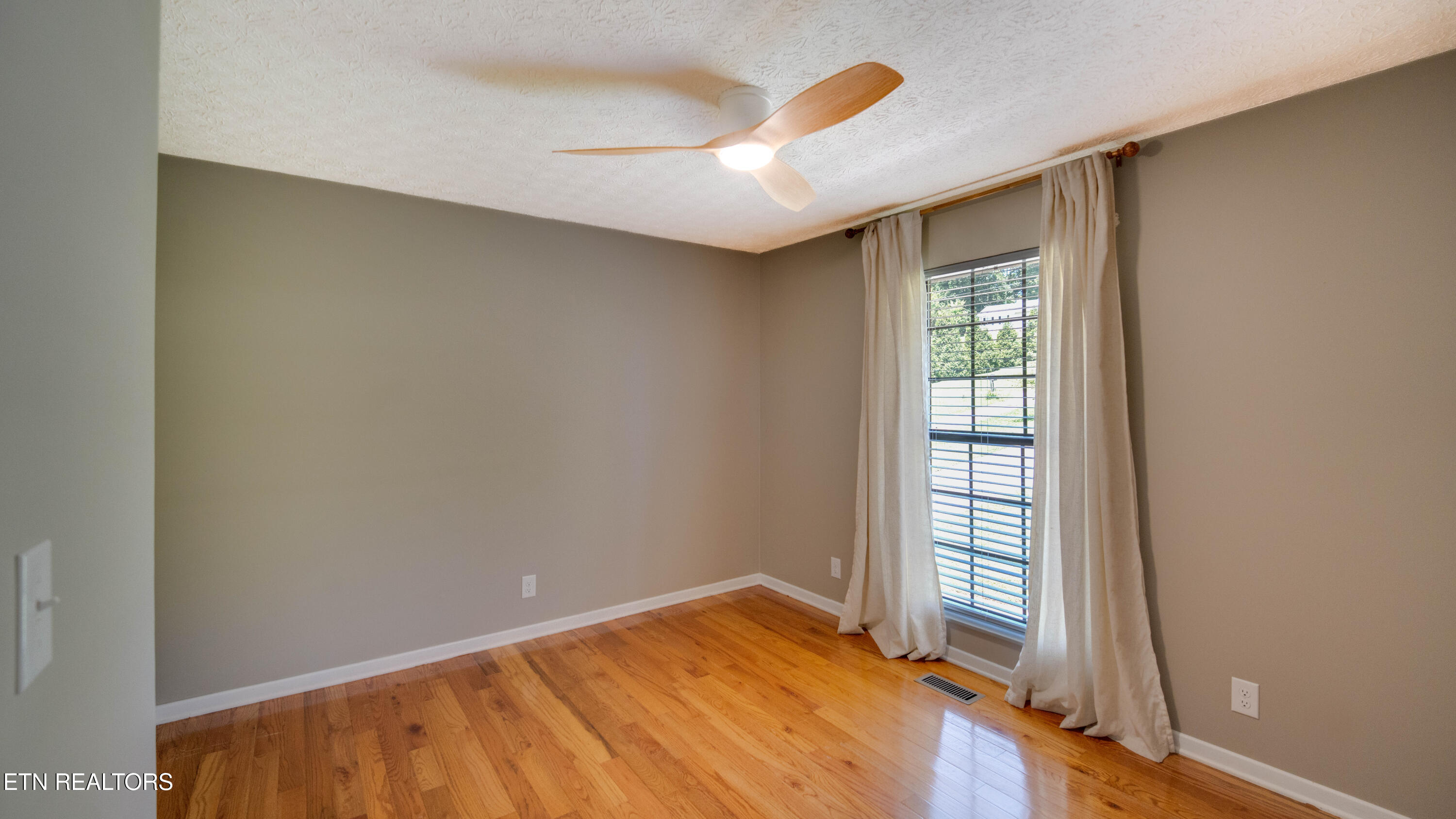 1807 Oakmont Circle Louisville TN 37777