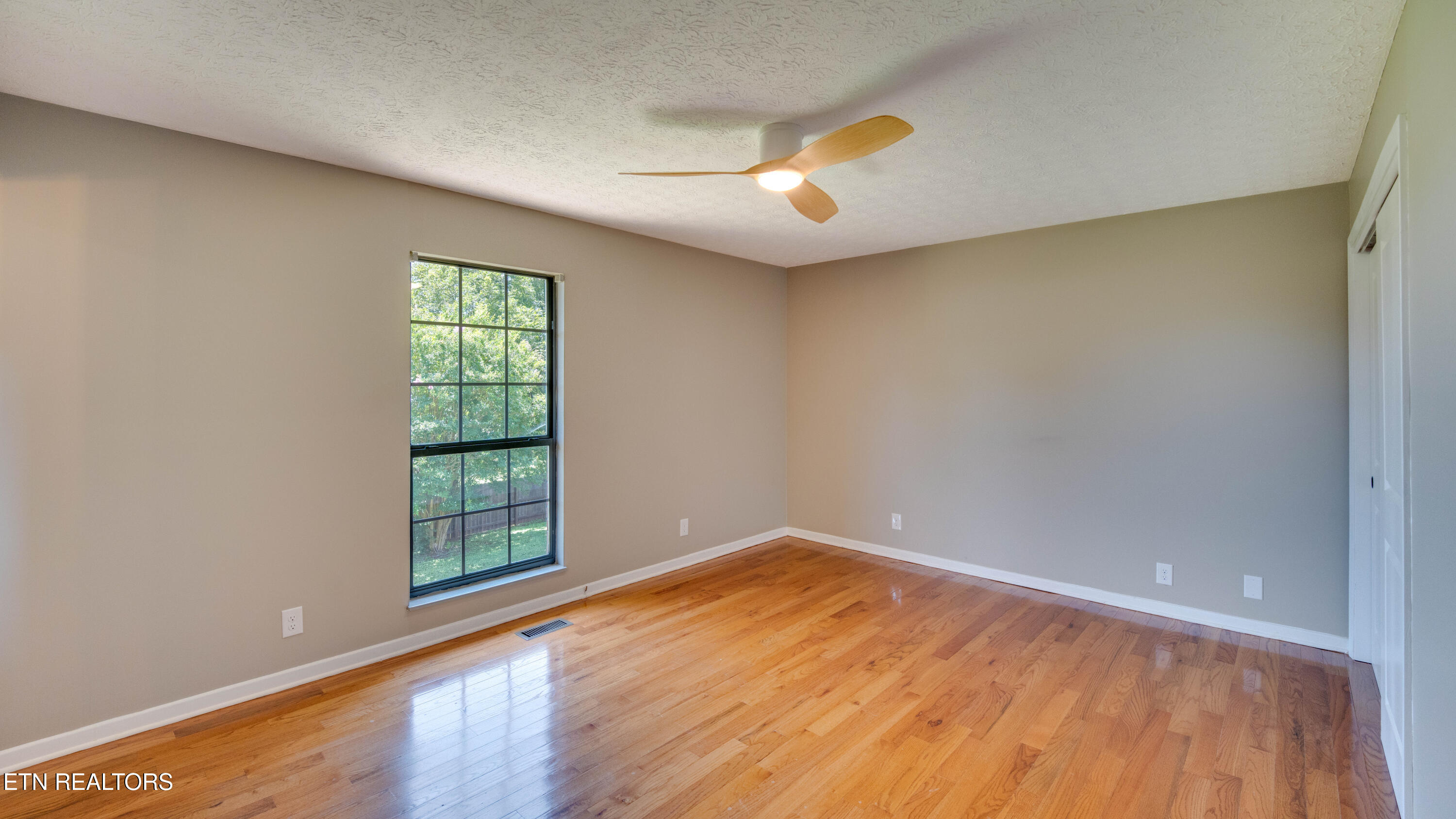 1807 Oakmont Circle Louisville TN 37777