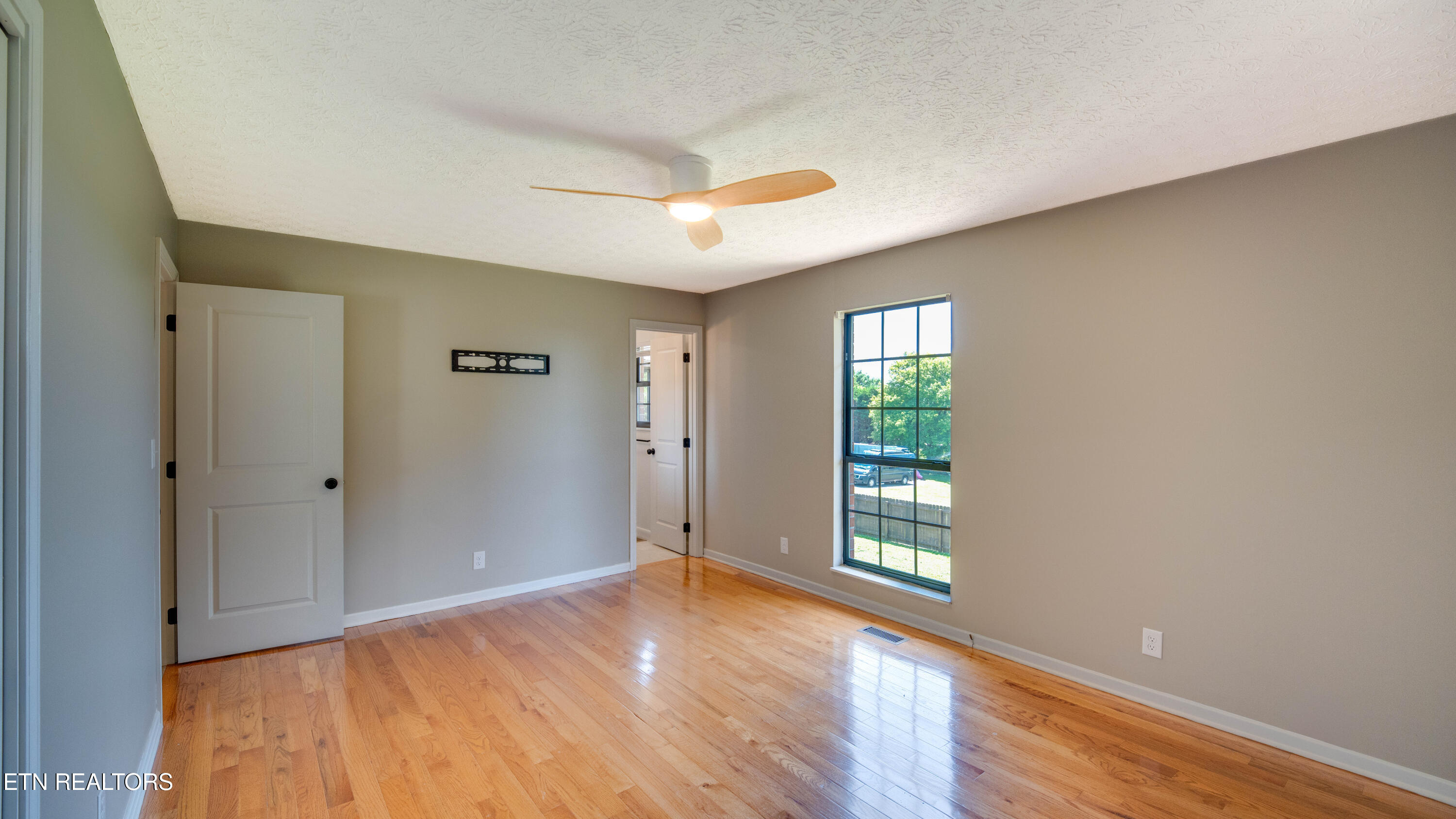 1807 Oakmont Circle Louisville TN 37777