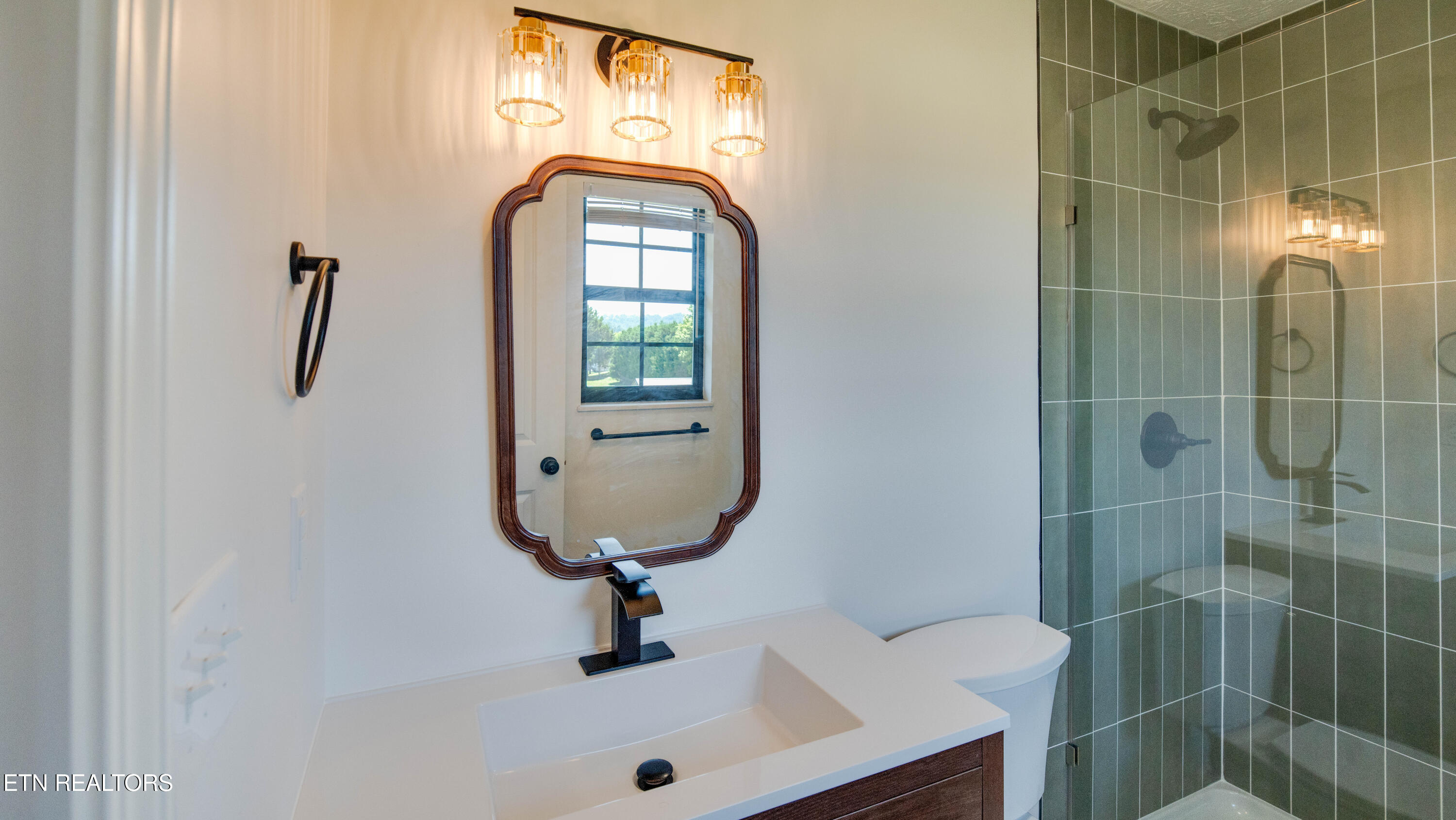 1807 Oakmont Circle Louisville TN 37777