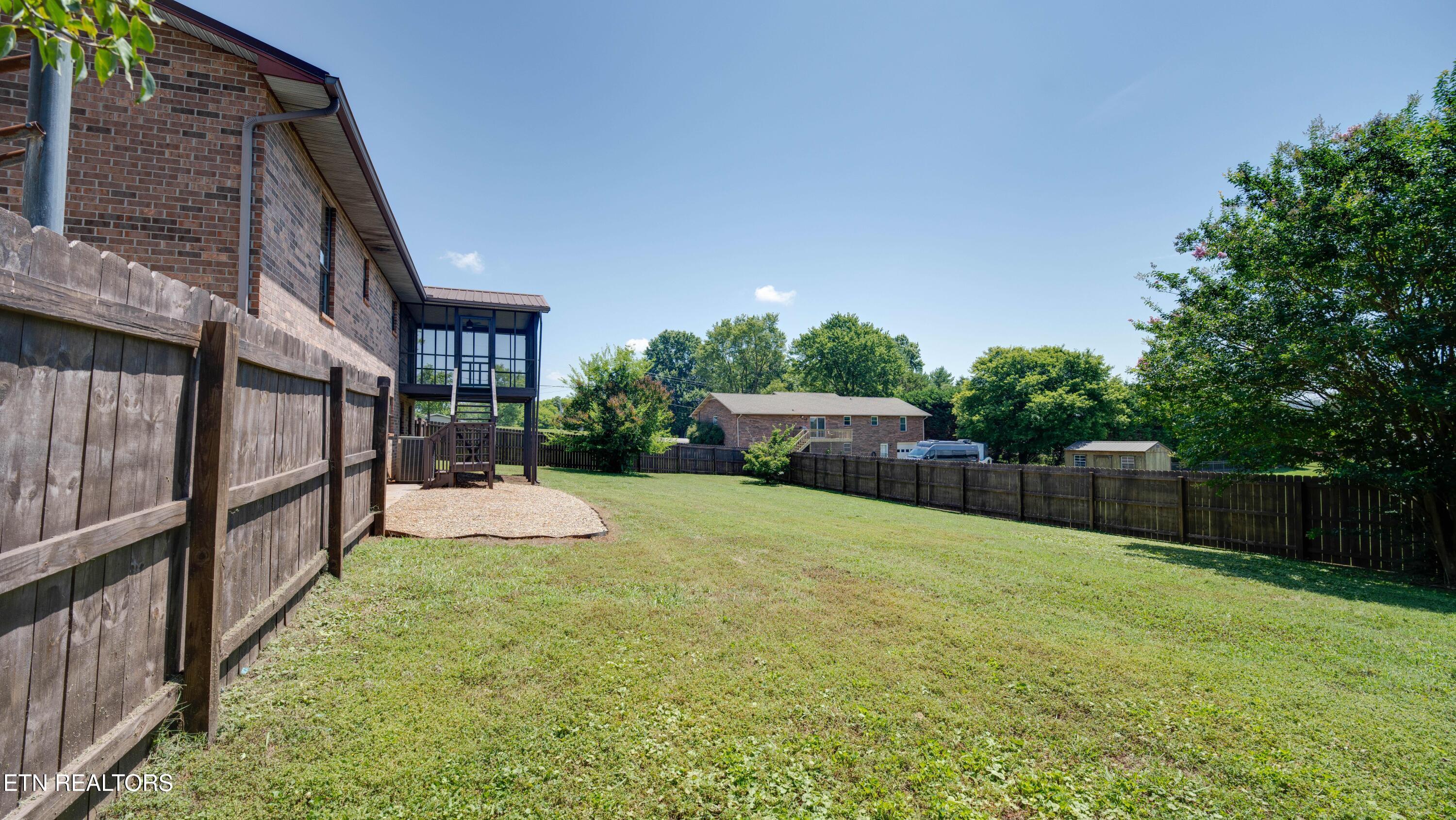 1807 Oakmont Circle Louisville TN 37777