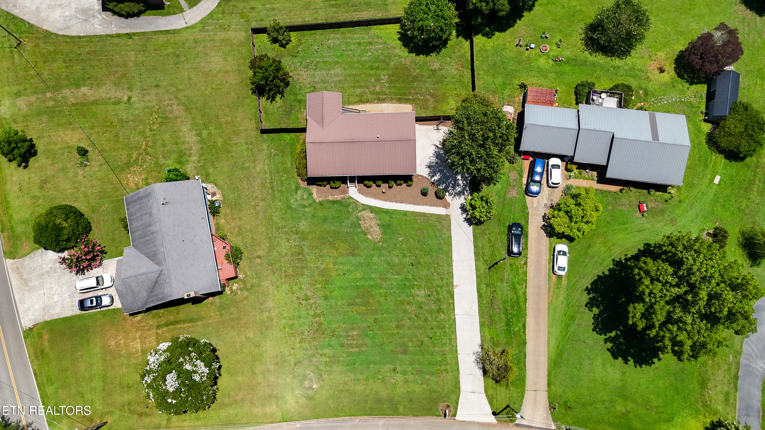 1807 Oakmont Circle Louisville TN 37777