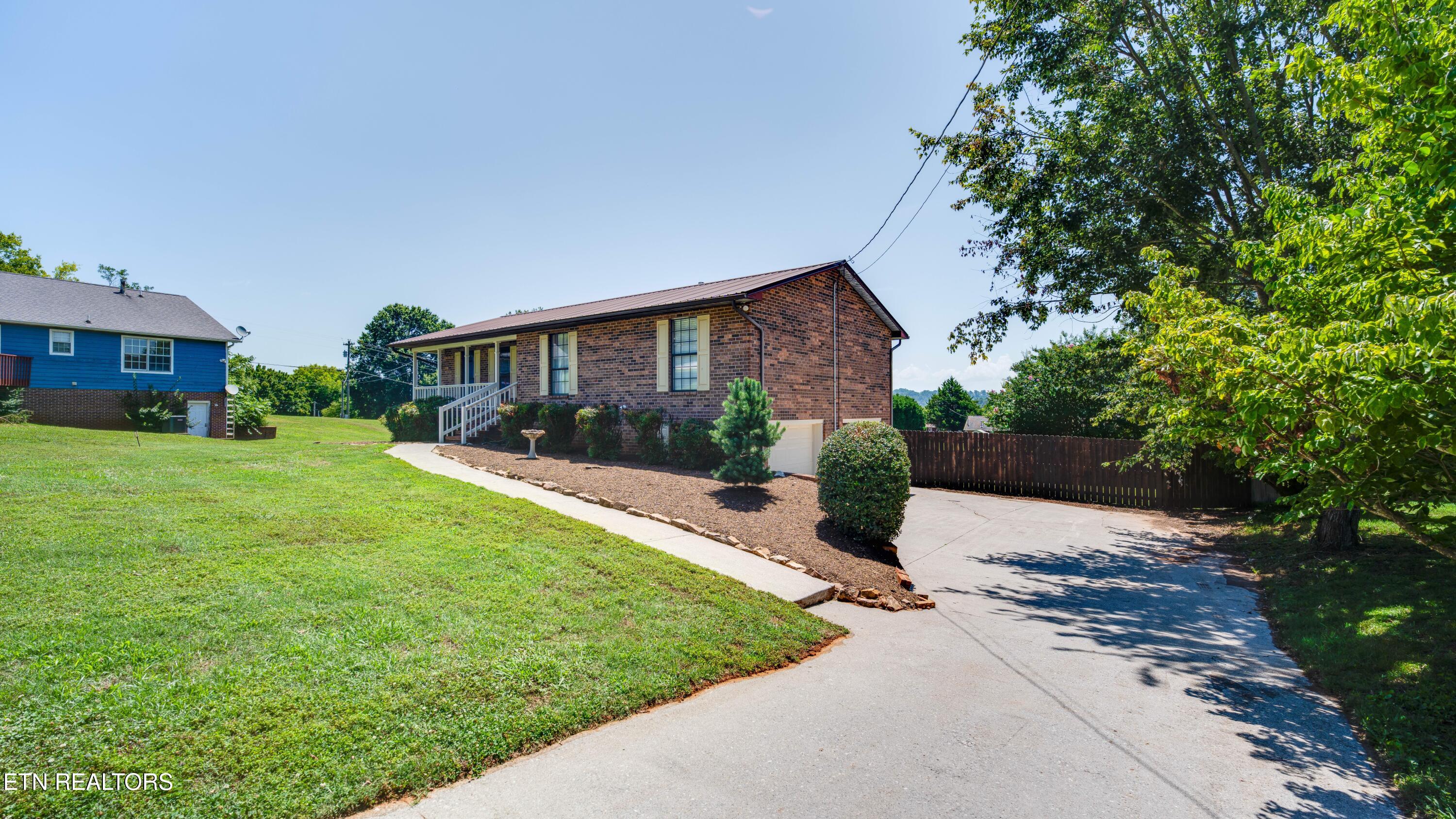 1807 Oakmont Circle Louisville TN 37777